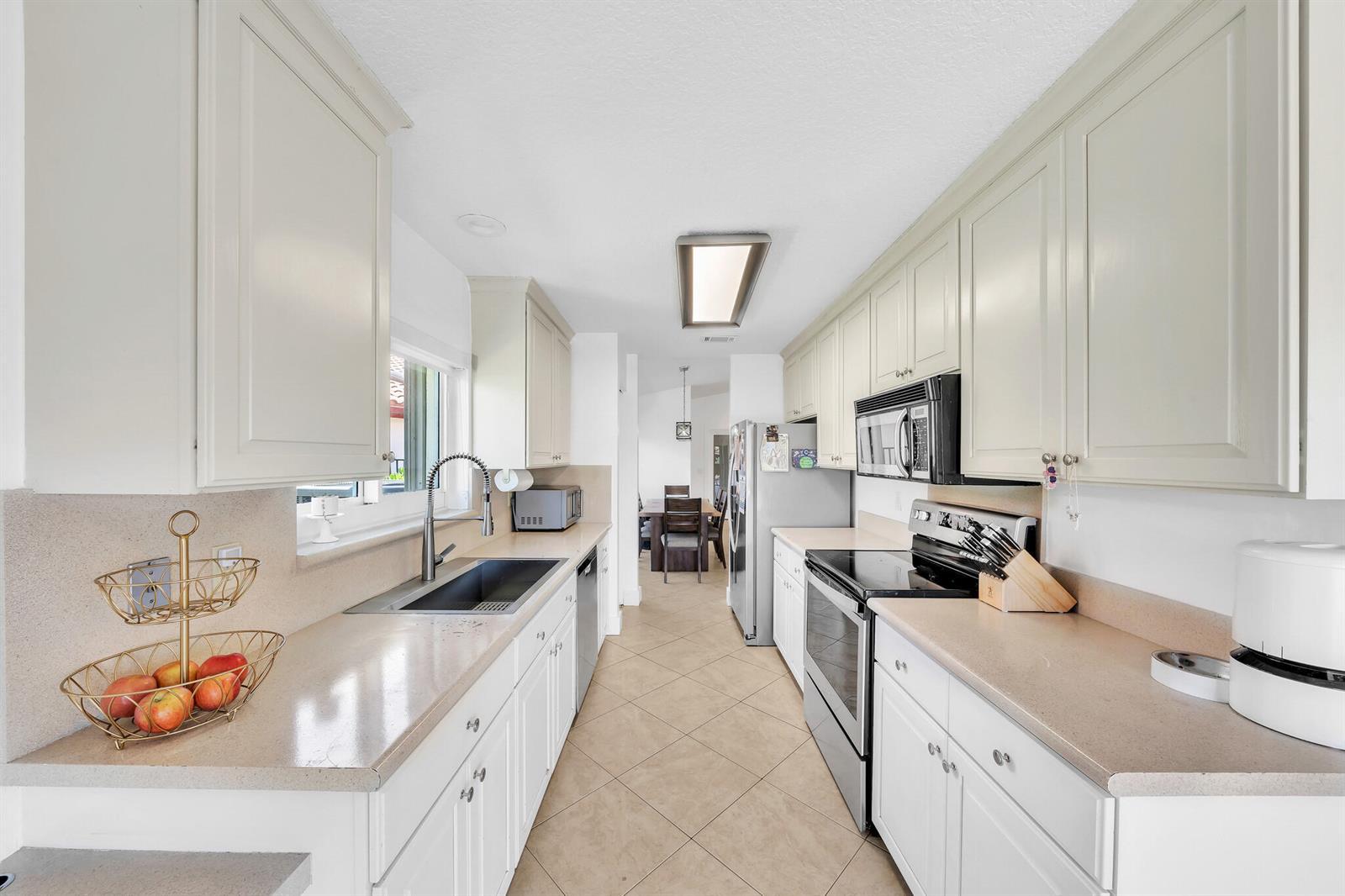 10255 Sunset Bend Drive, Boca Raton FL 33428 photo 4