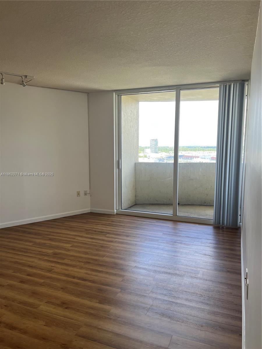 19501 W Country Club Dr # 1411, Aventura FL 33180 photo 2