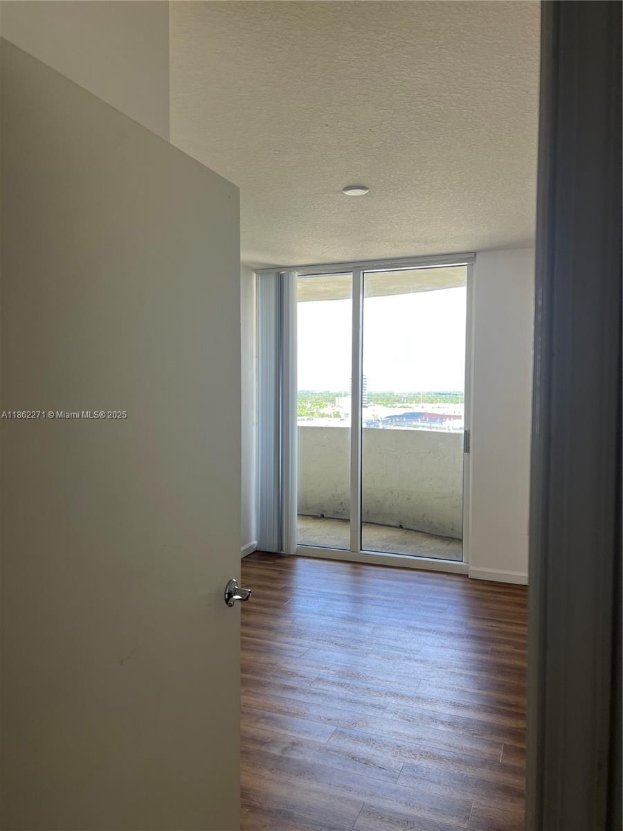 19501 W Country Club Dr # 1411, Aventura FL 33180 photo 3