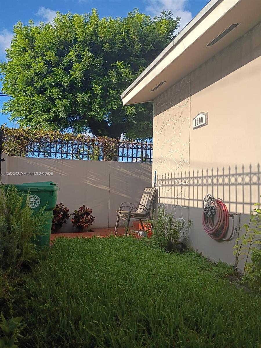 Miami, FL 33136 photo 3