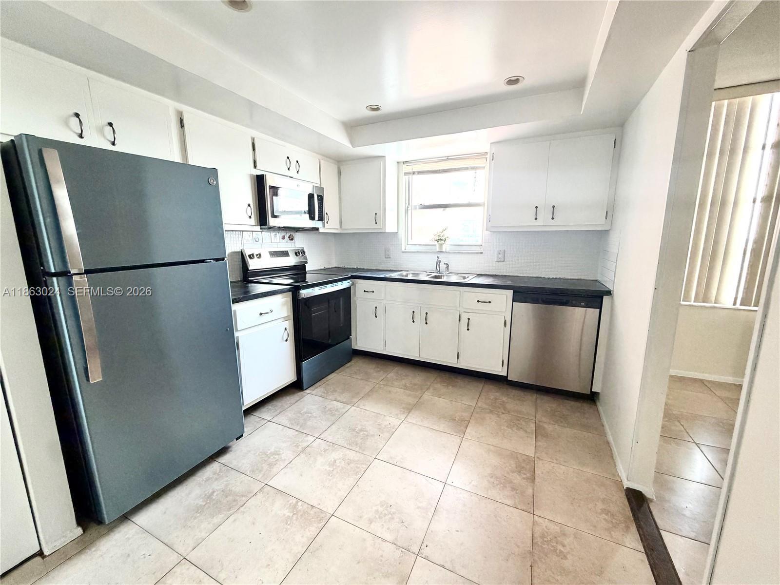 1351 NE Miami Gardens Dr # 626E, Miami FL 33179 photo 2
