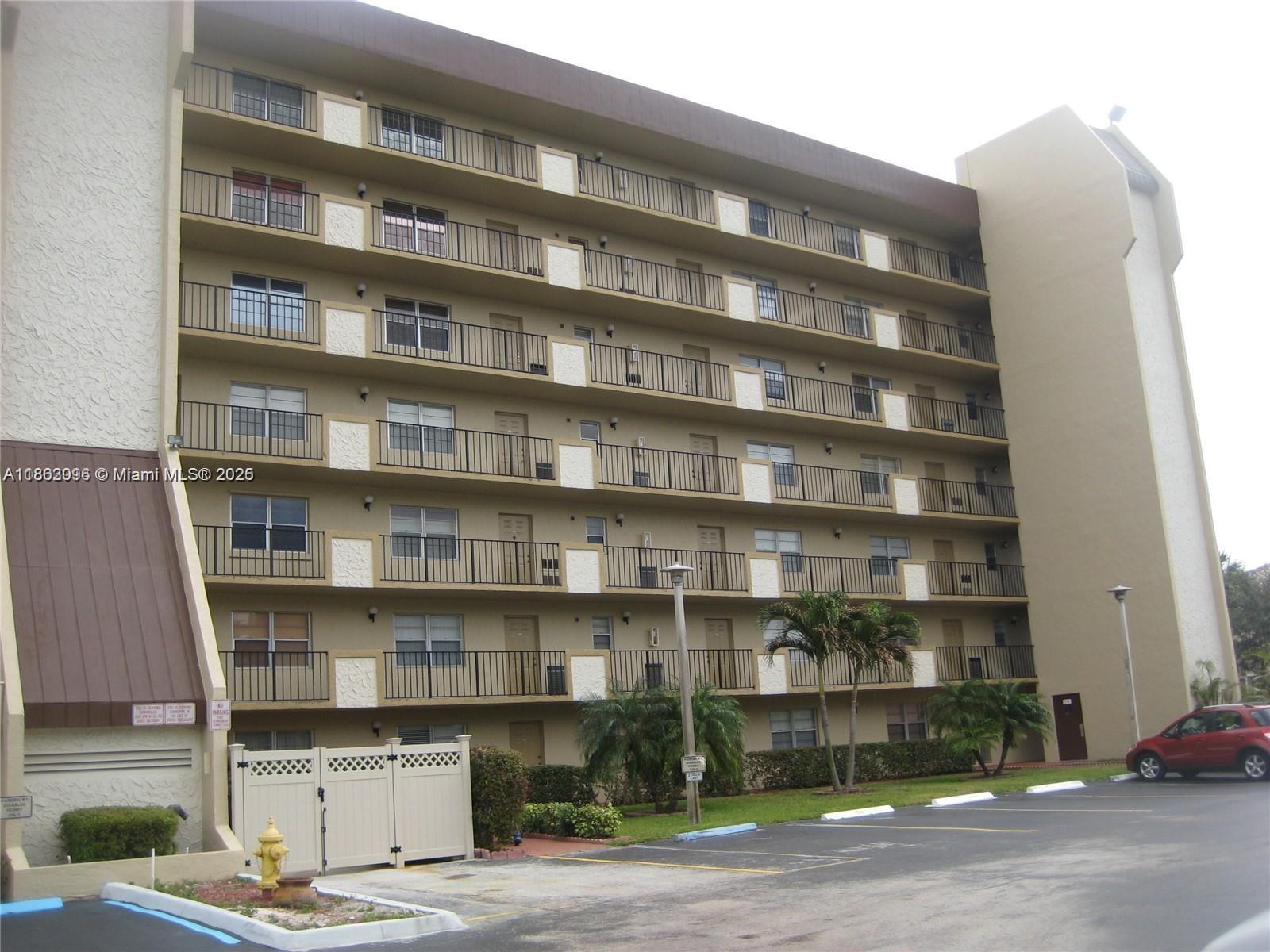 3150 W Rolling Hills Cir # 601, Davie FL 33328