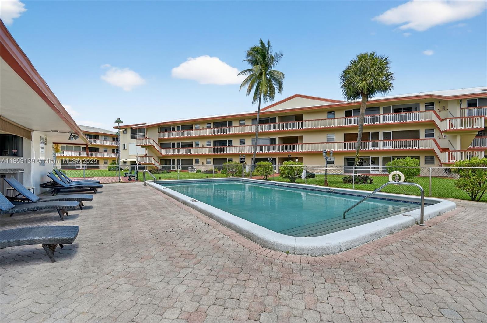5300 Washington St # N315, Hollywood FL 33021 photo 2