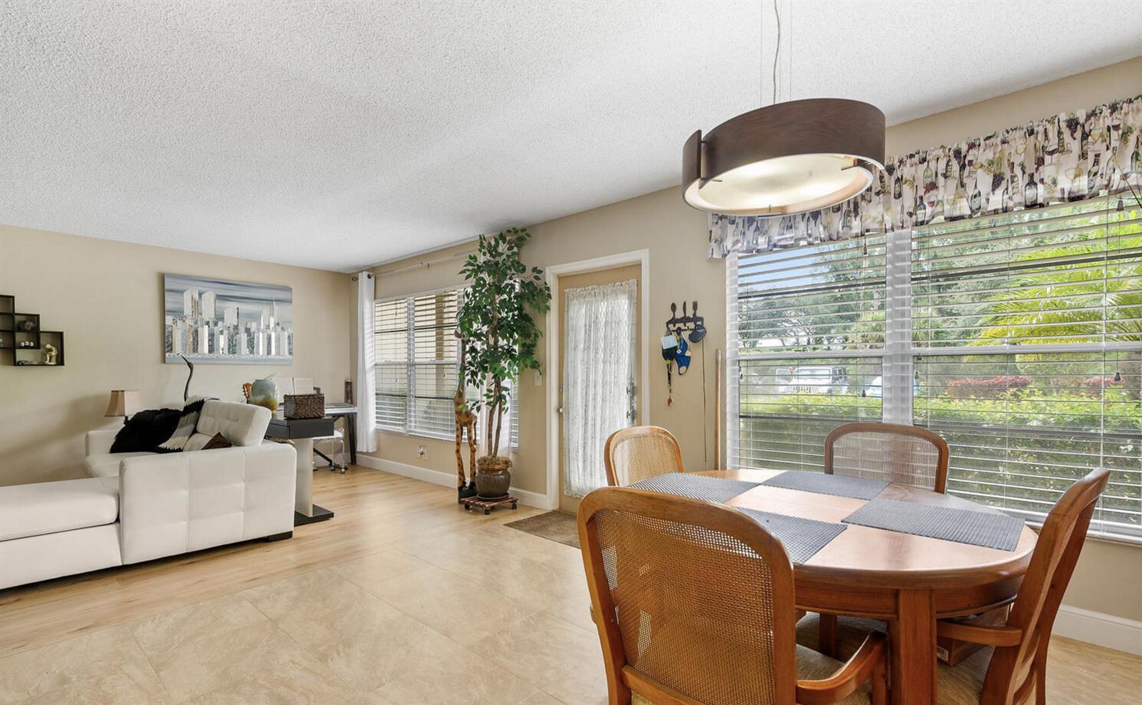 106 Wellington M # 1, West Palm Beach FL 33417 photo 4