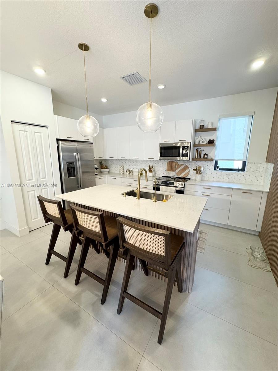 4867 NW 84th Ave, Doral FL 33166 photo 4