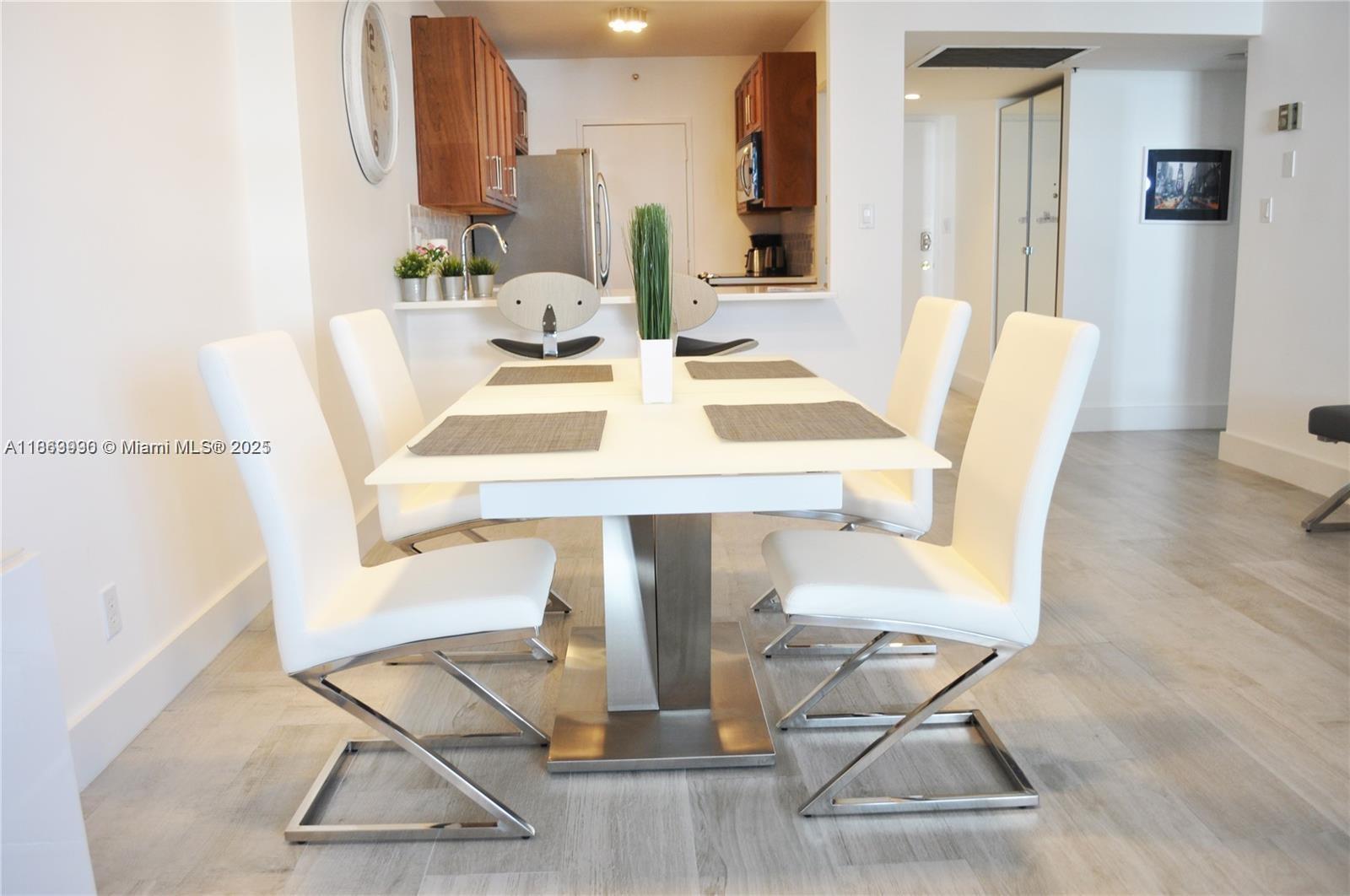 100 Lincoln Rd # 435, Miami Beach FL 33139 photo 2
