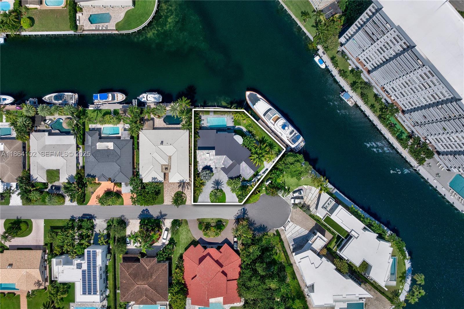 500 Palm Dr, Hallandale Beach FL 33009 photo 3