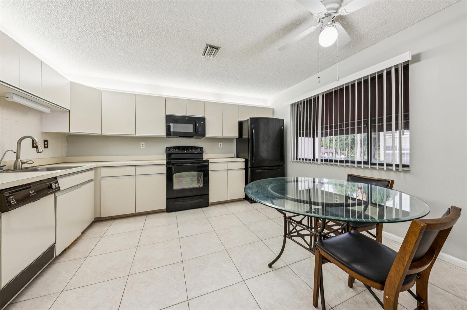 5040 Rose Hill Drive # 204, Boynton Beach FL 33437 photo 5
