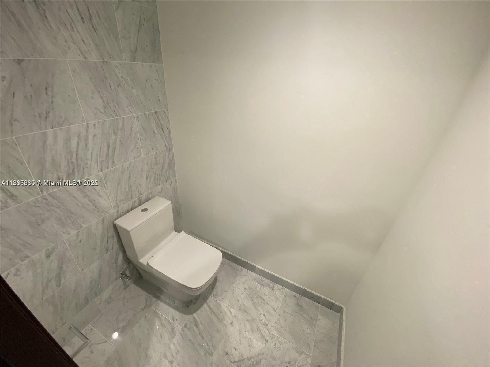 1000 Brickell Plz # 3010, Miami FL 33131 photo 4