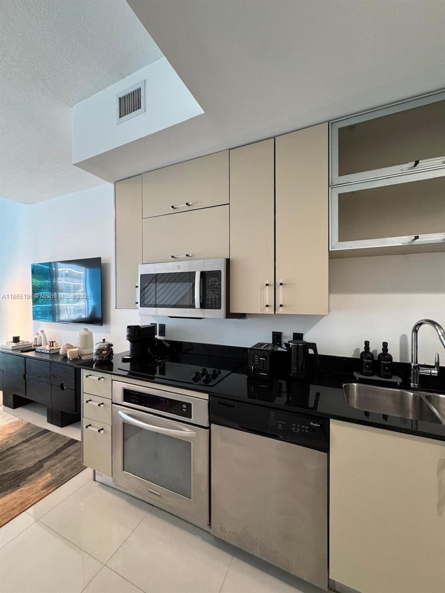 60 SW 13th St # 1406, Miami FL 33130 photo 5