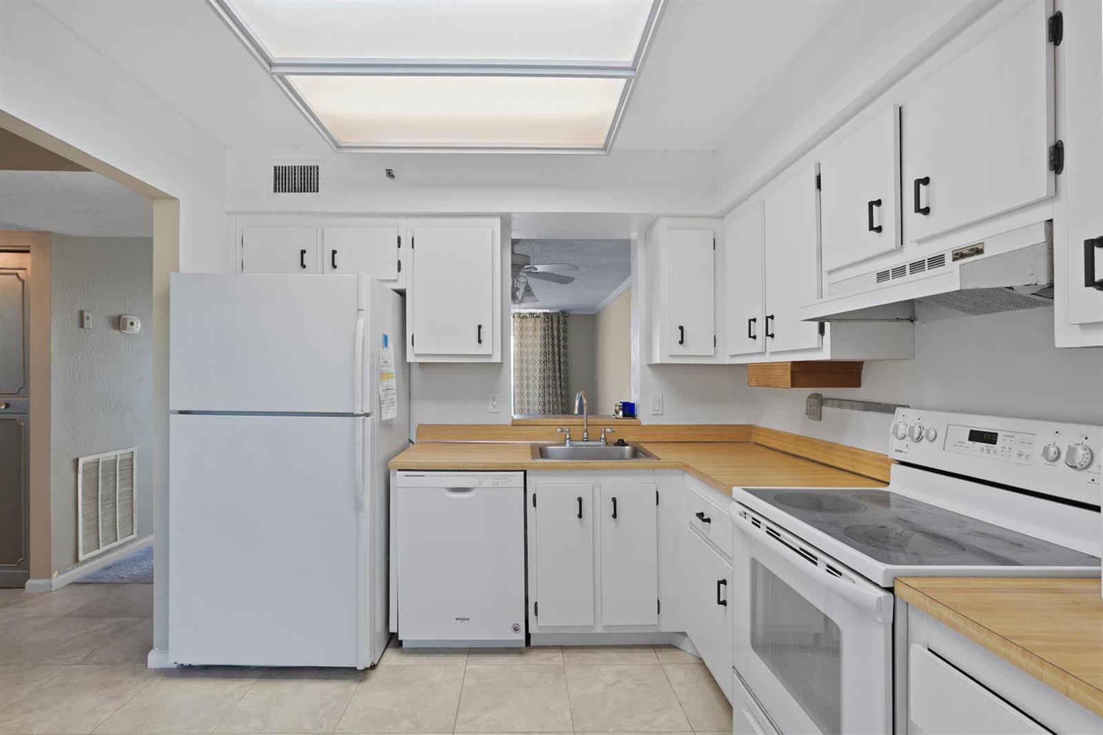 4550 NW 18th Avenue # 301, Deerfield Beach FL 33064 photo 3