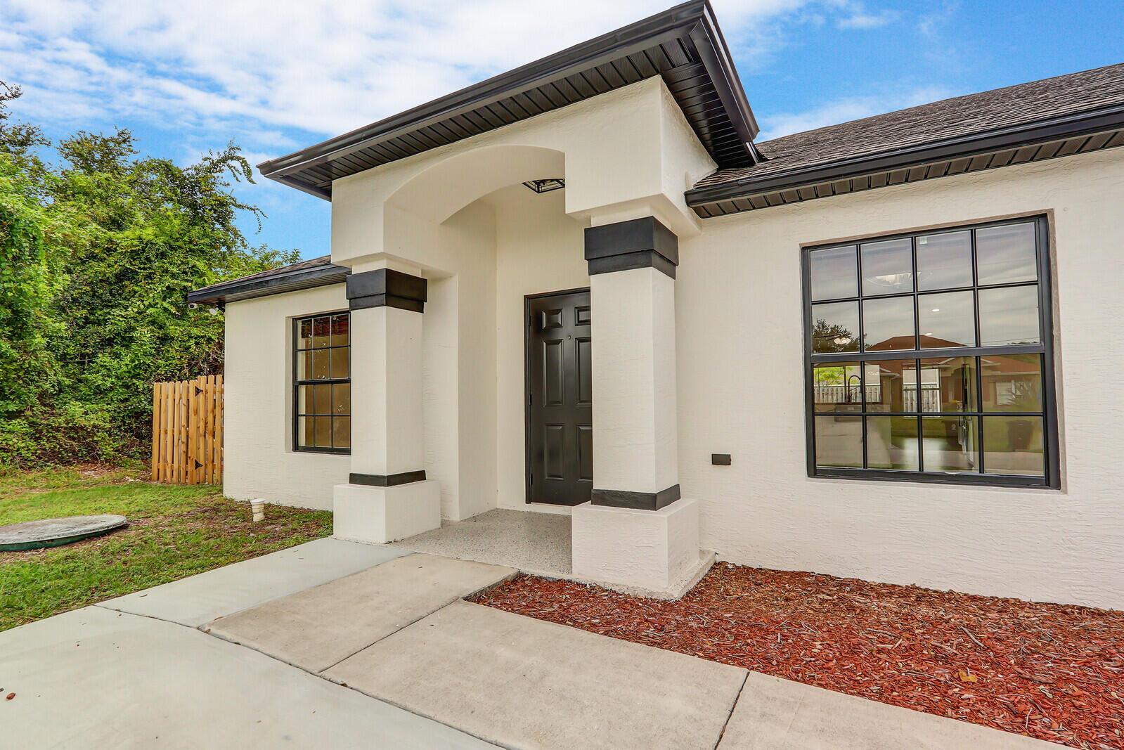 183 SW Ladybug Drive, Port St. Lucie FL 34953 photo 2
