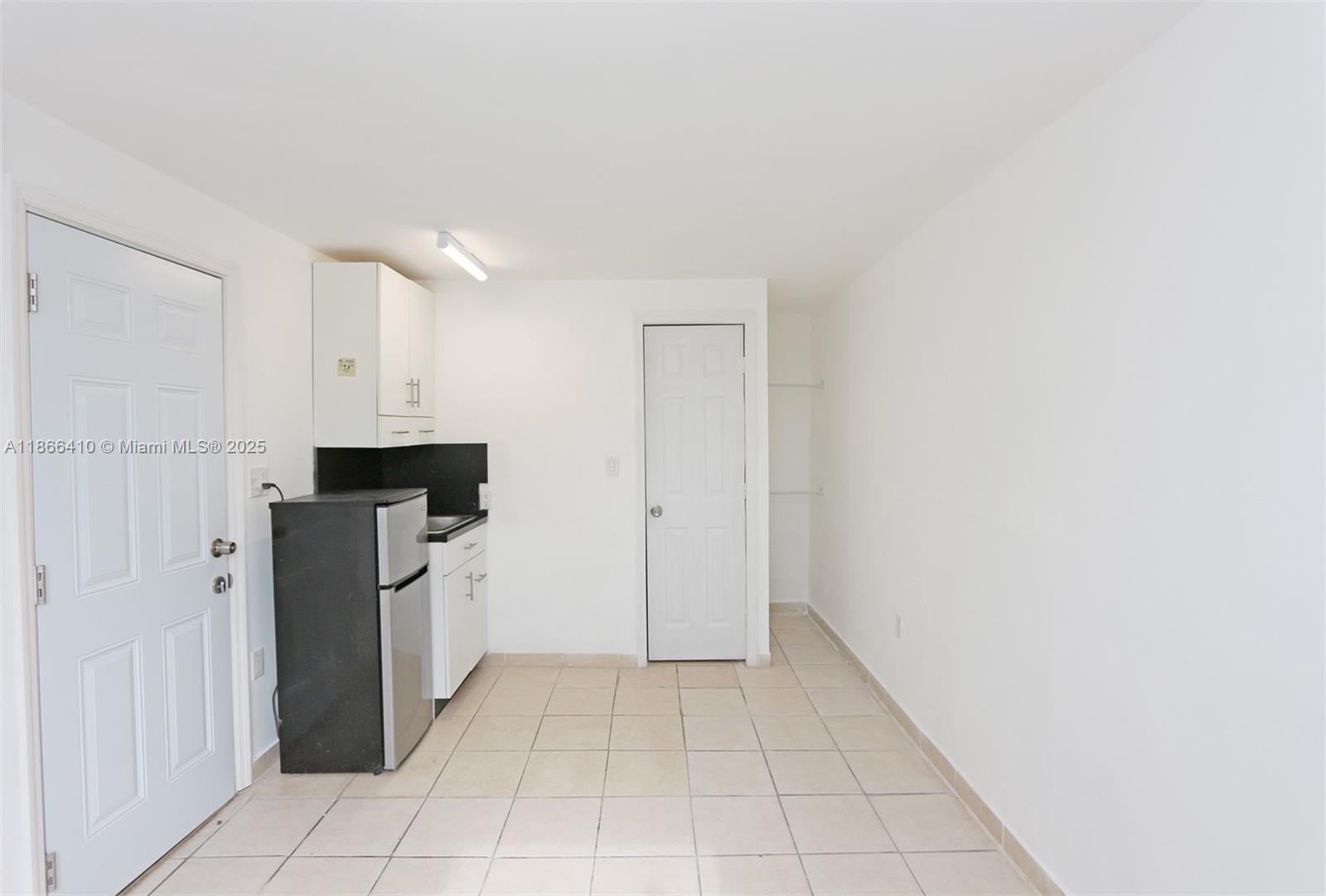 230 SW 16th Ave # 5, Miami FL 33135 photo 2