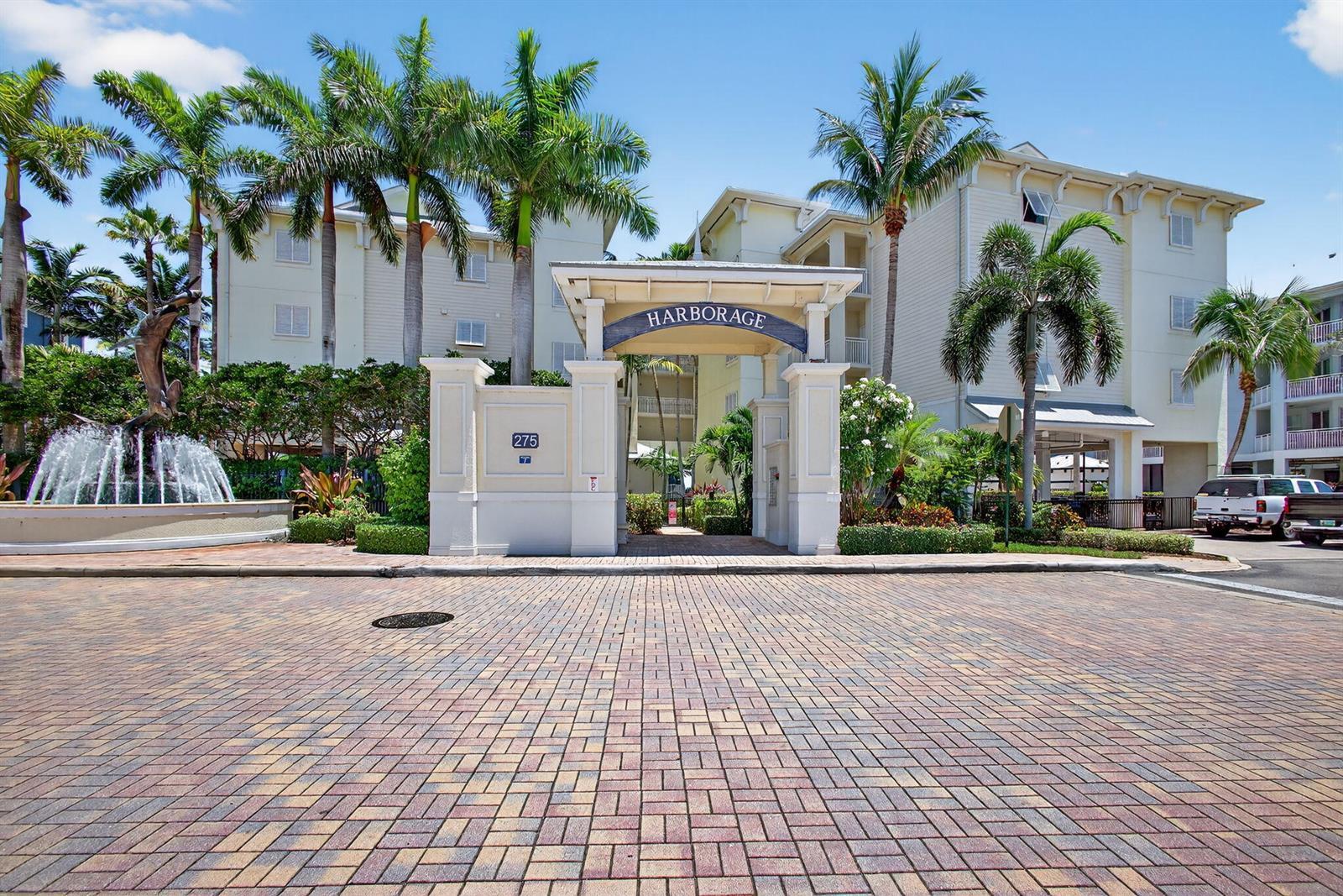 275 NW Flagler Avenue # 204, Stuart FL 34994 photo 2
