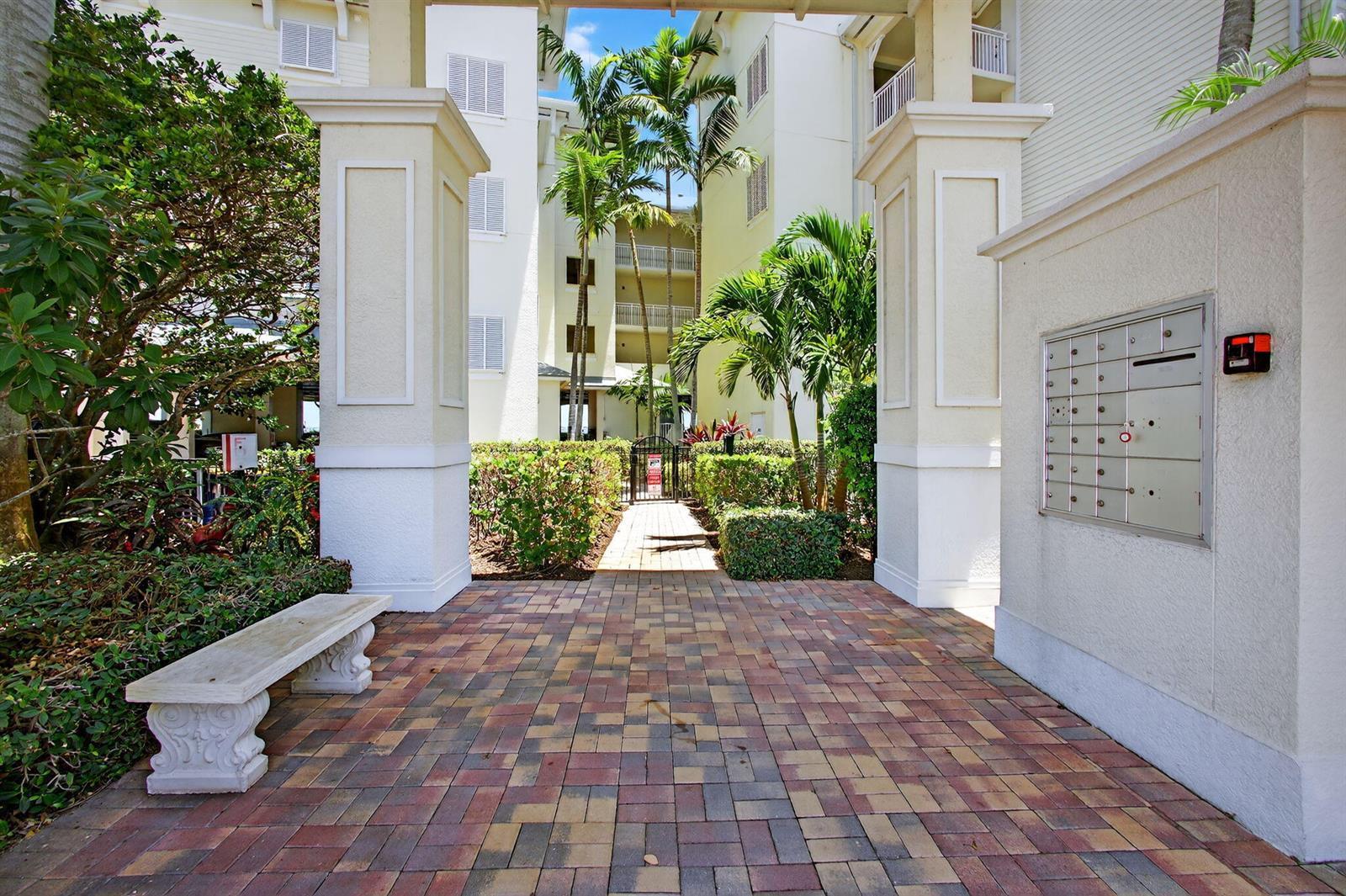 275 NW Flagler Avenue # 204, Stuart FL 34994 photo 3