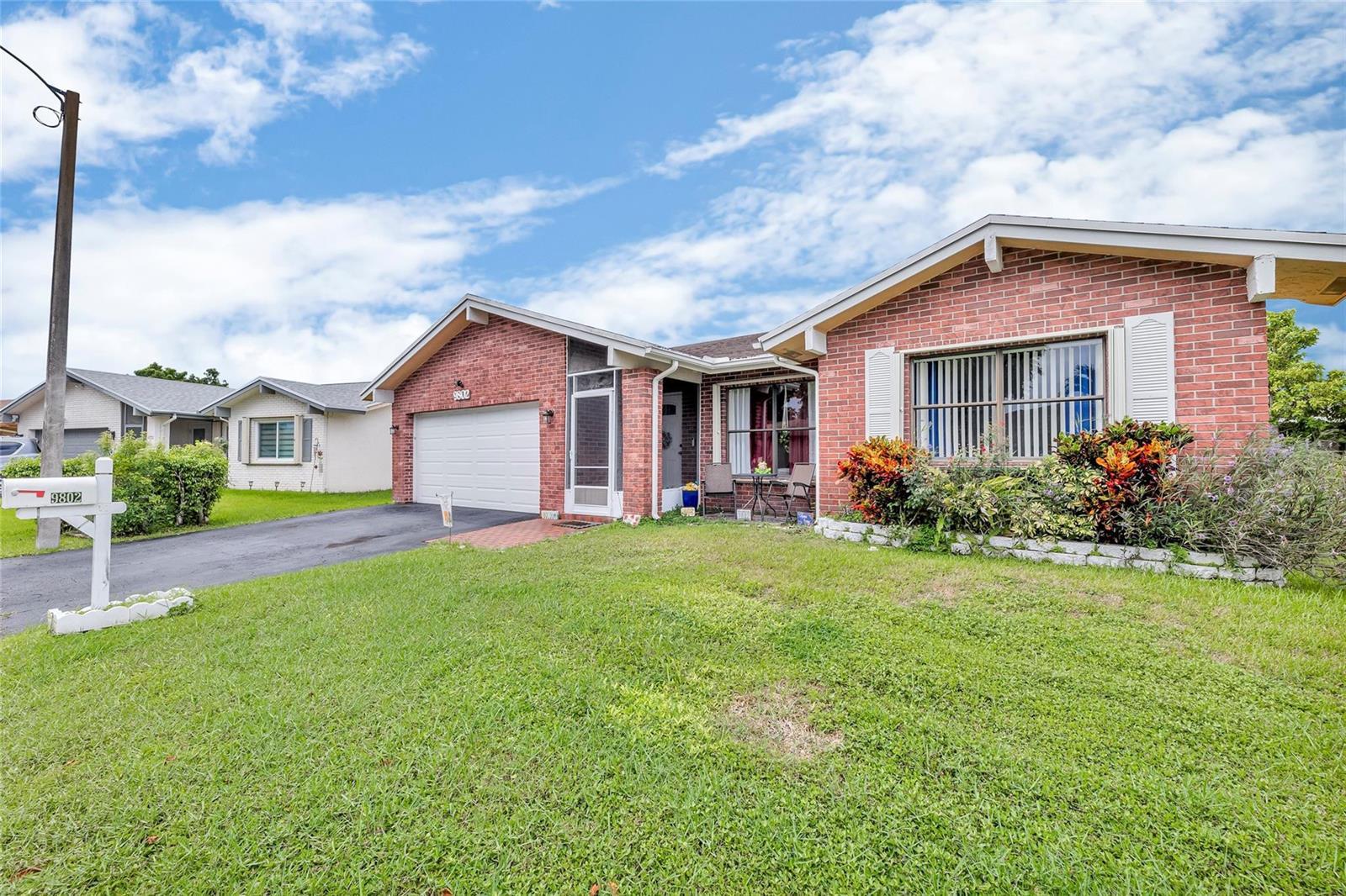 9802 NW 75th Court, Tamarac FL 33321 photo 2
