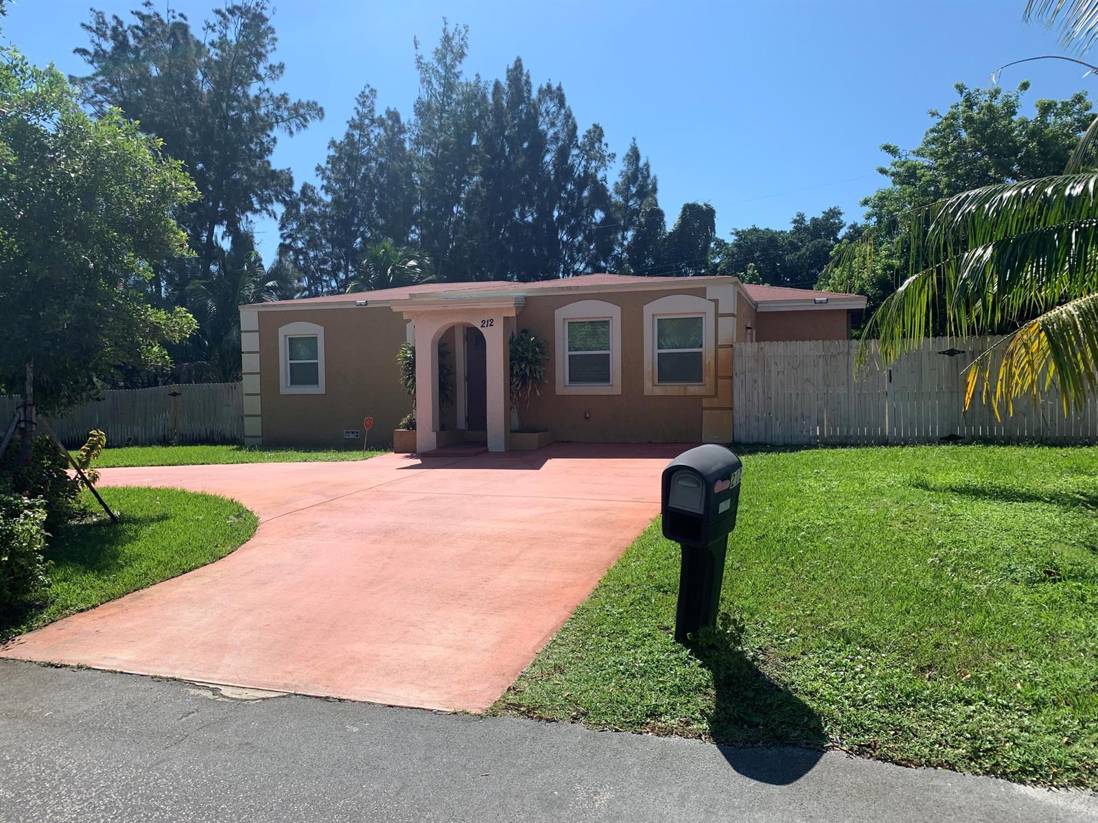 212 NW 6th Avenue, Boynton Beach FL 33435