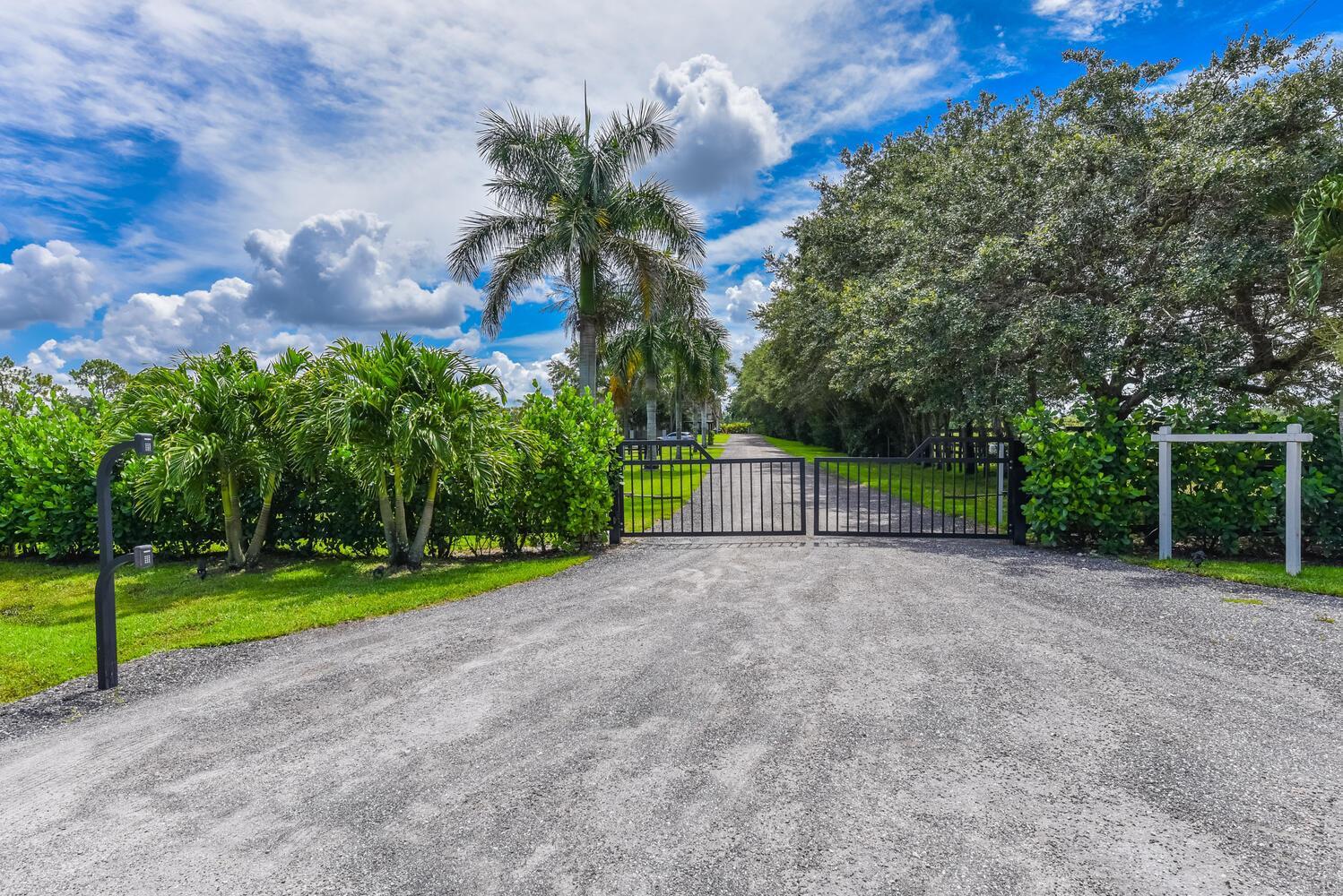 2780 Skipiks Way, Wellington FL 33470 photo 2