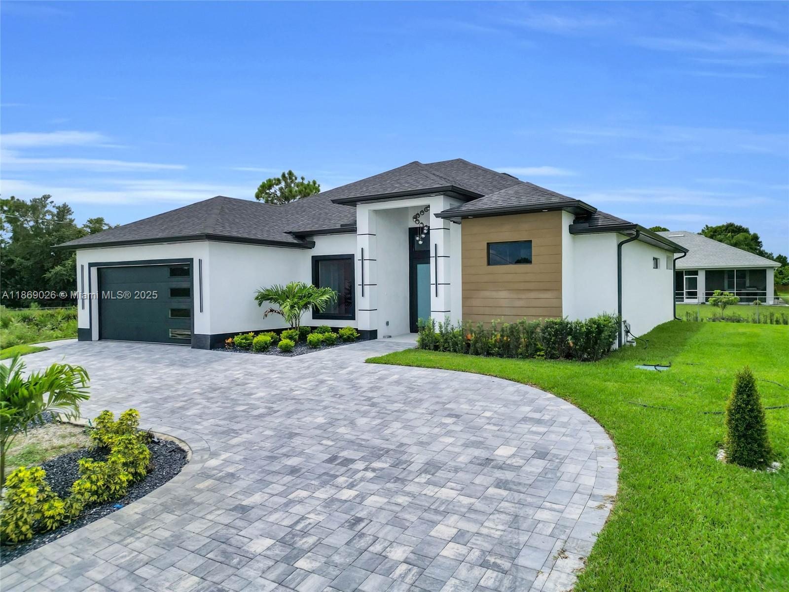 911 Sara Ave N, Lehigh Acres FL 33971