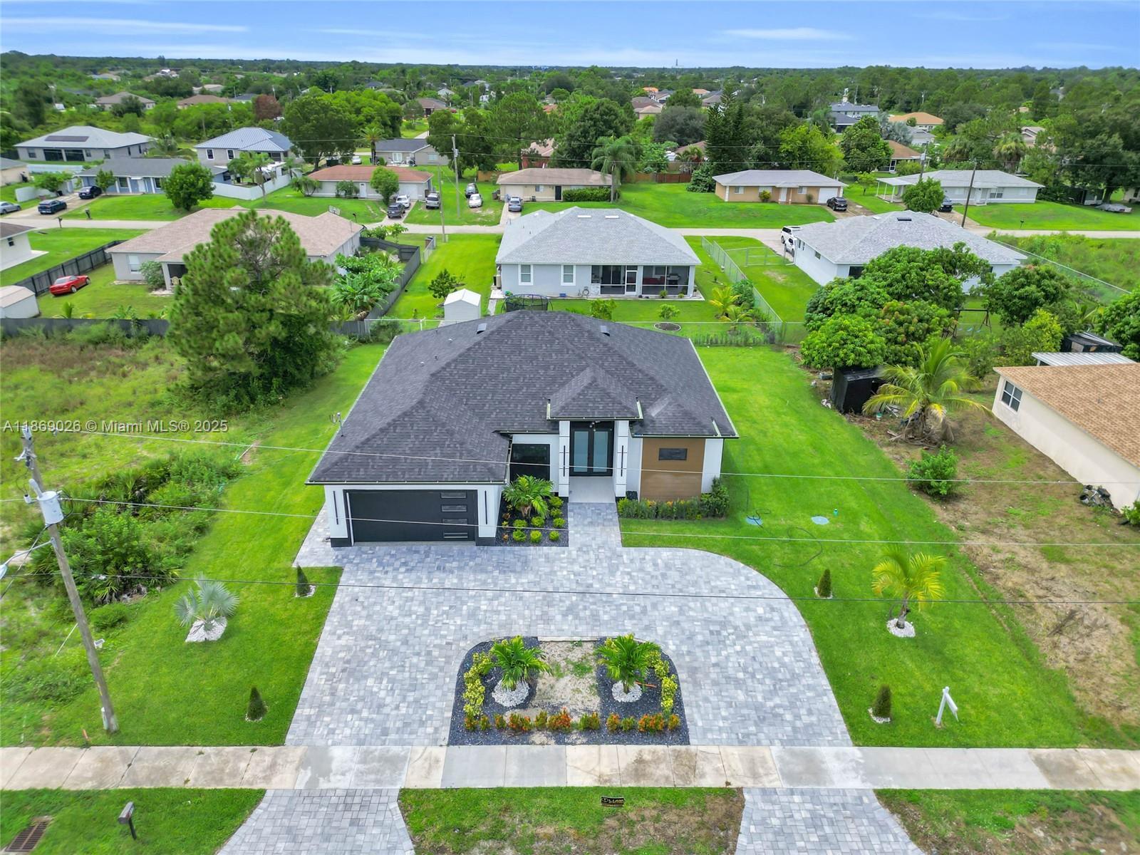 911 Sara Ave N, Lehigh Acres FL 33971 photo 4