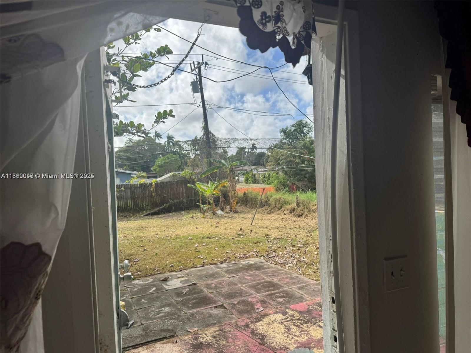 1450 NE 118th St, Miami FL 33161 photo 2