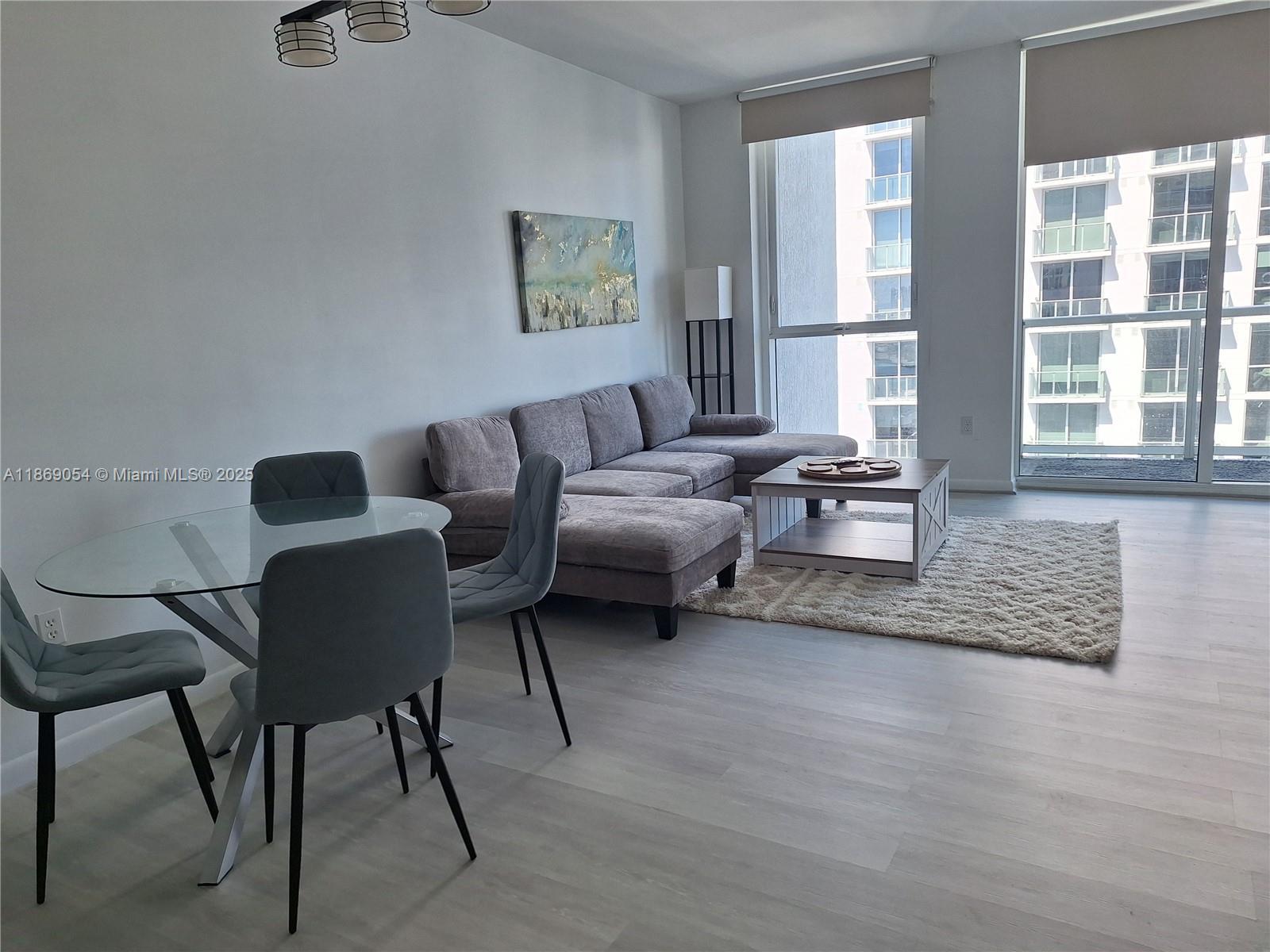 253 NE 2nd St # 2606, Miami FL 33132