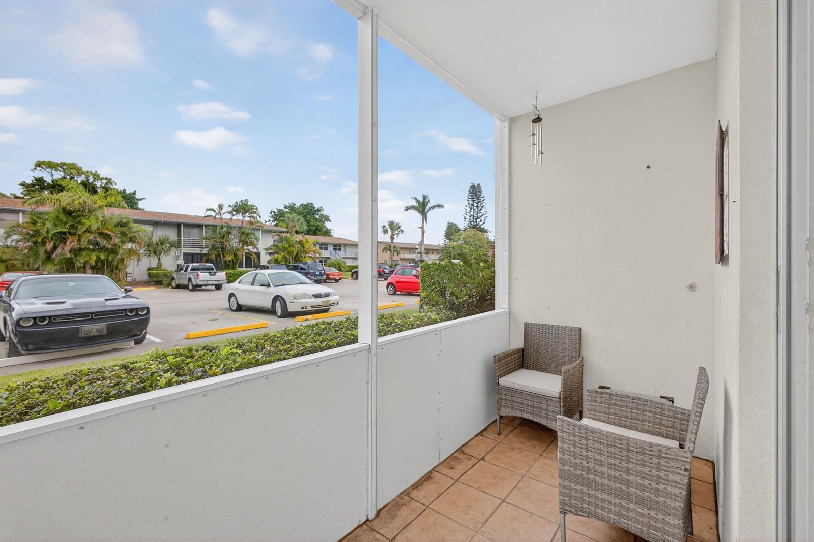 221 Coventry J, West Palm Beach FL 33417 photo 2