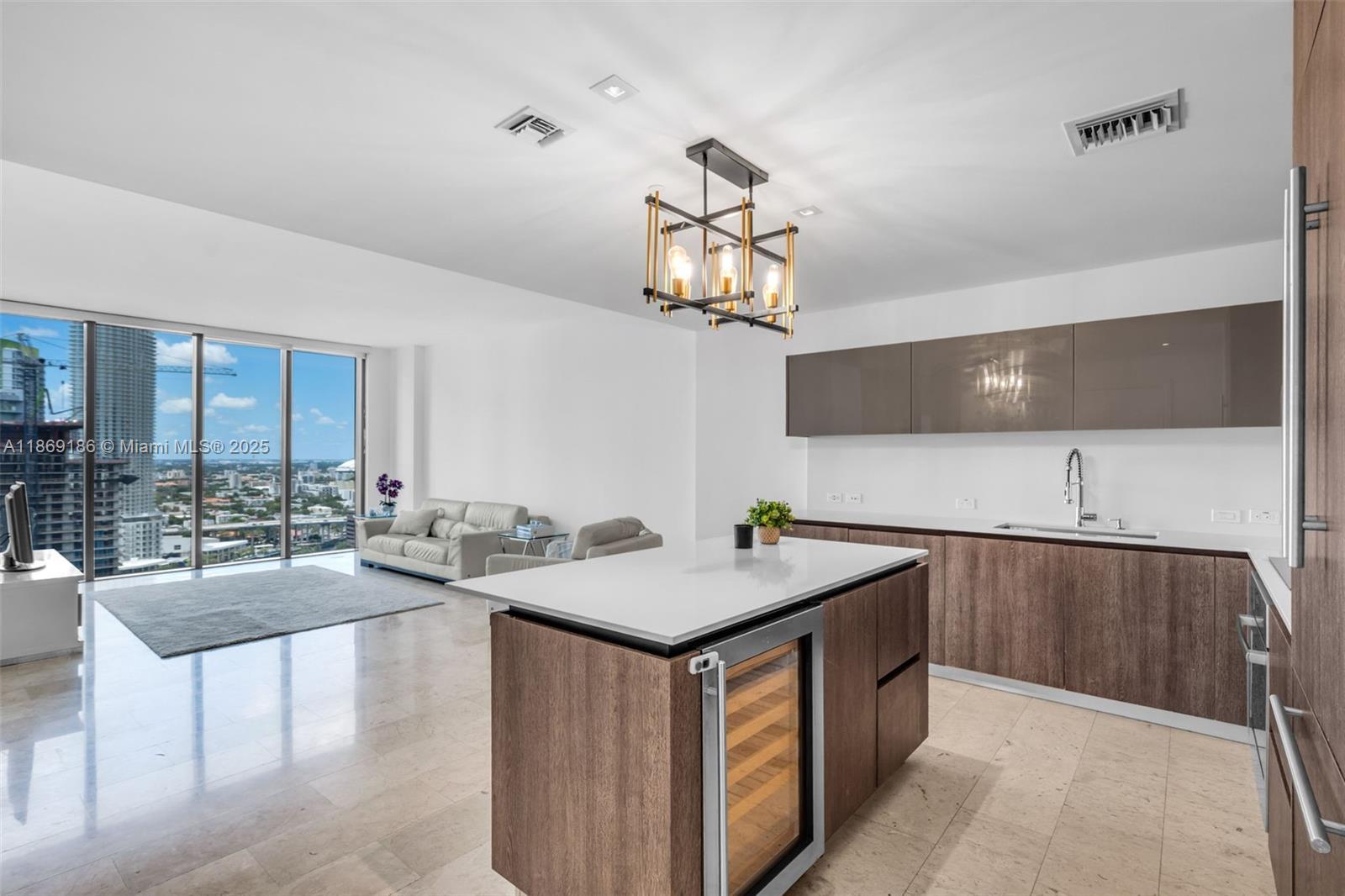 68 SE 6th St # 2410, Miami FL 33131 photo 3