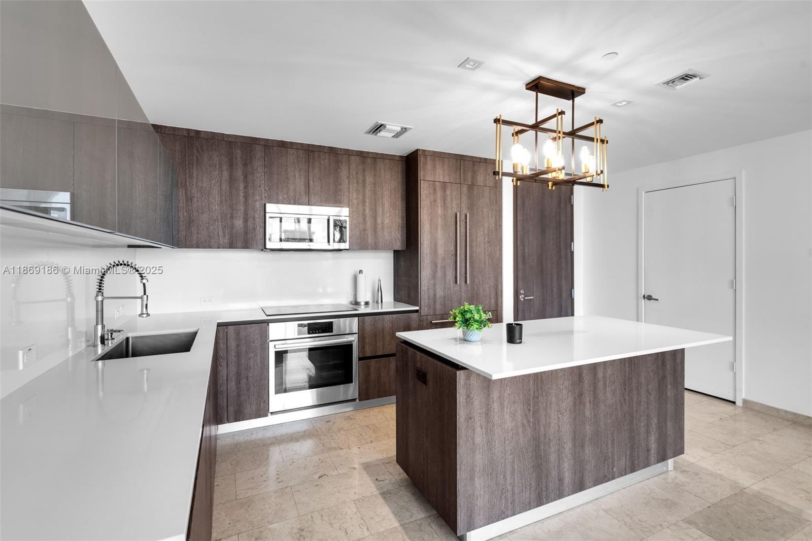 68 SE 6th St # 2410, Miami FL 33131 photo 5