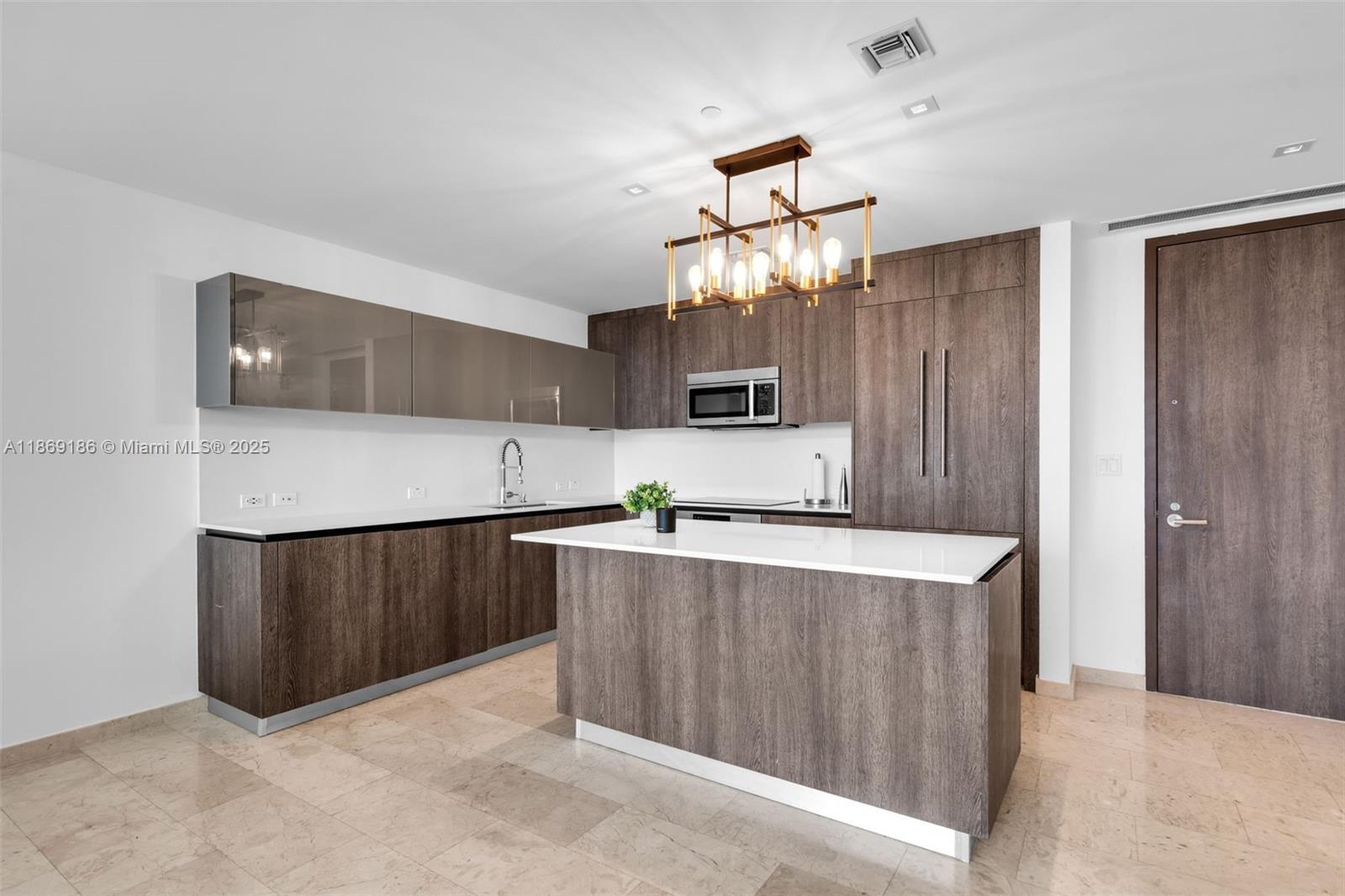 68 SE 6th St # 2410, Miami FL 33131 photo 4