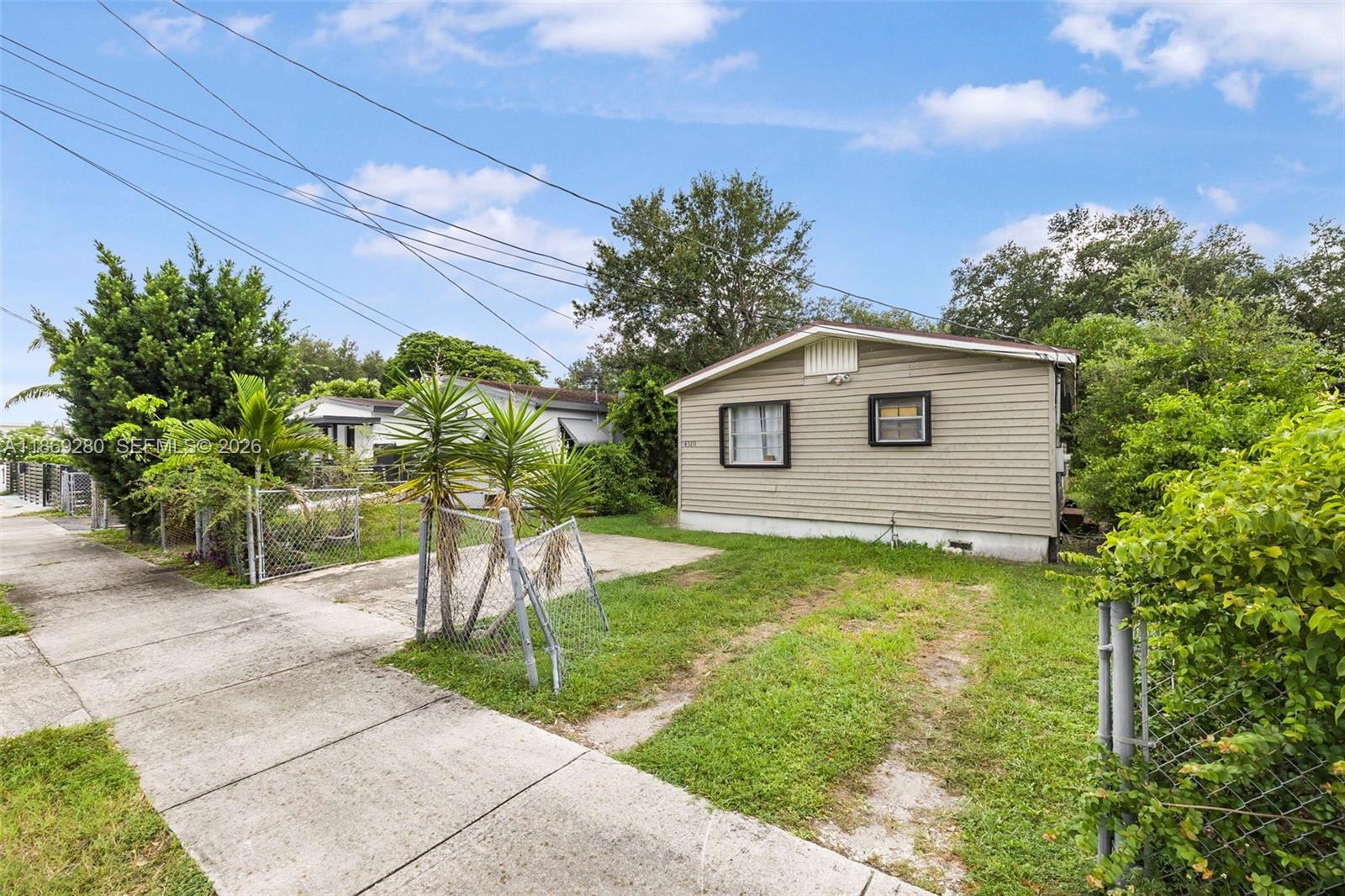 4510 NW 33rd Ave, Miami FL 33142 photo 3