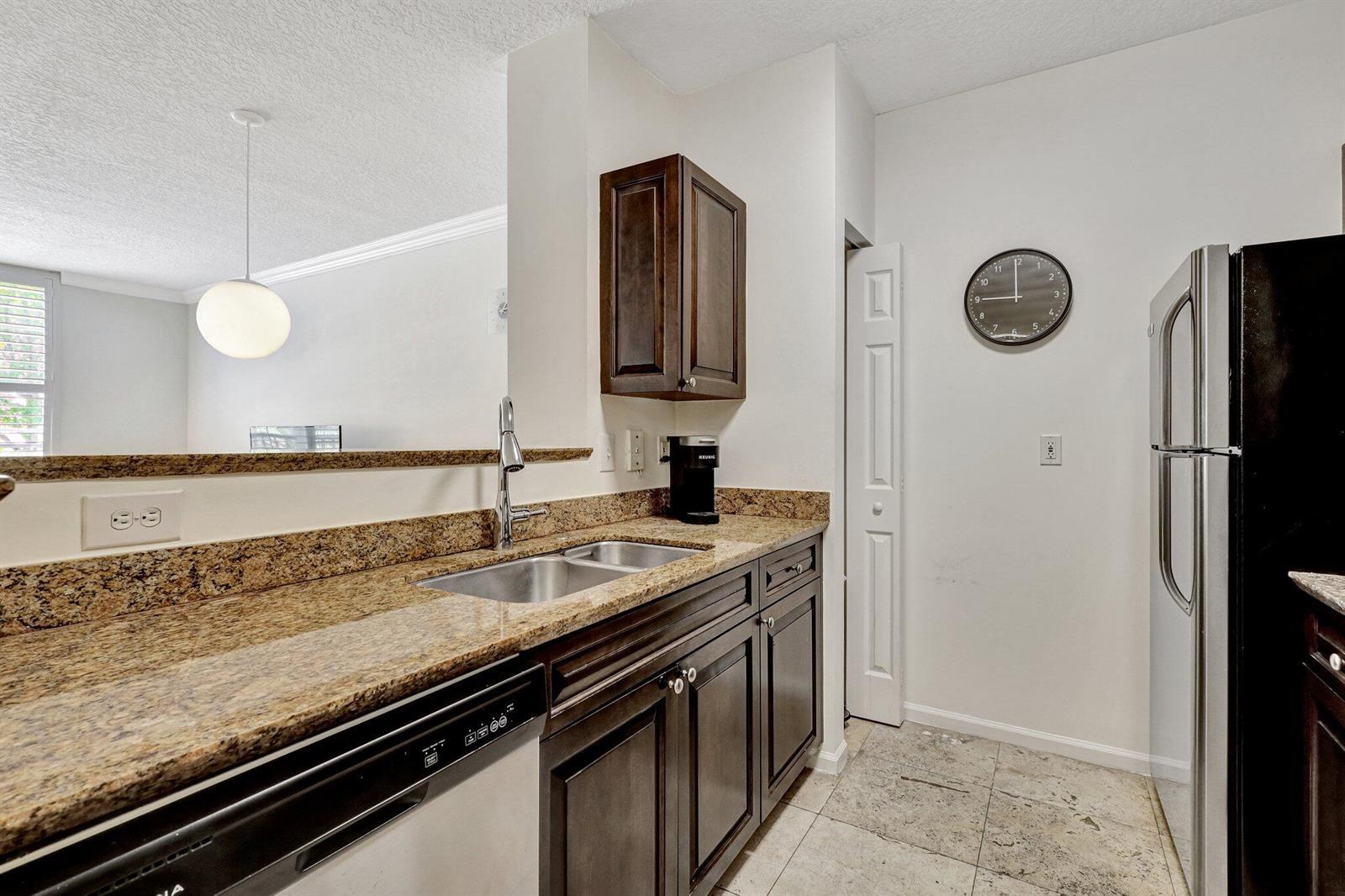 580 S Sapodilla Avenue # 105, West Palm Beach FL 33401 photo 4