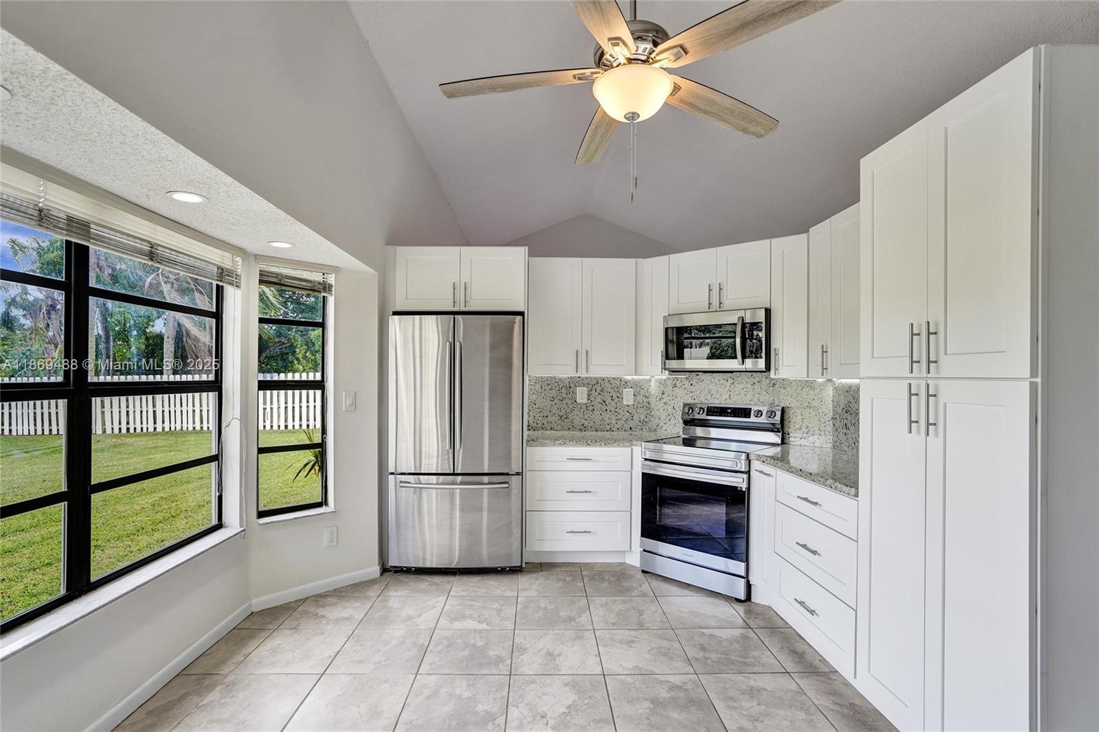 640 Fairfax Ave, Davie FL 33325 photo 2
