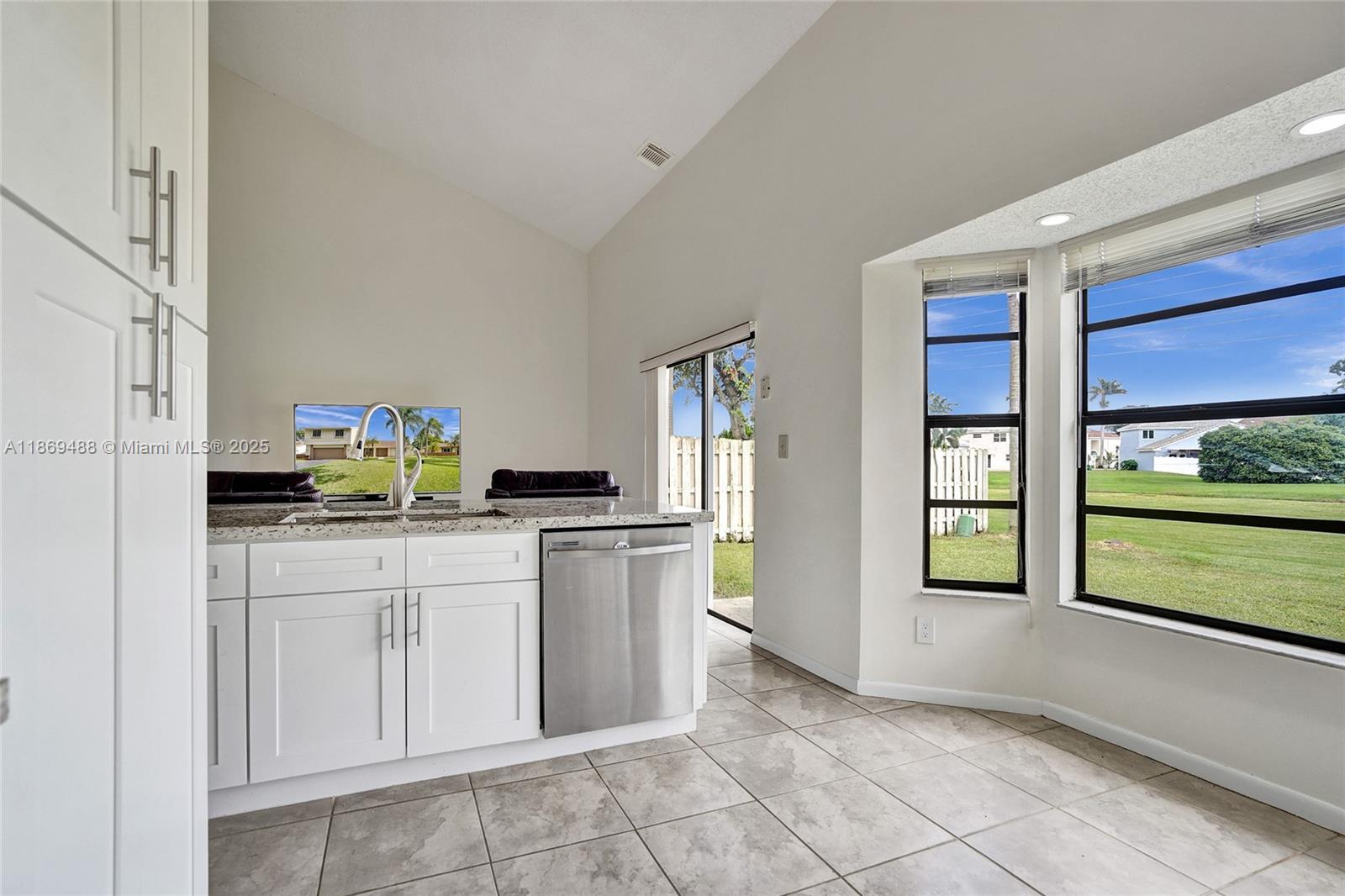 640 Fairfax Ave, Davie FL 33325 photo 4
