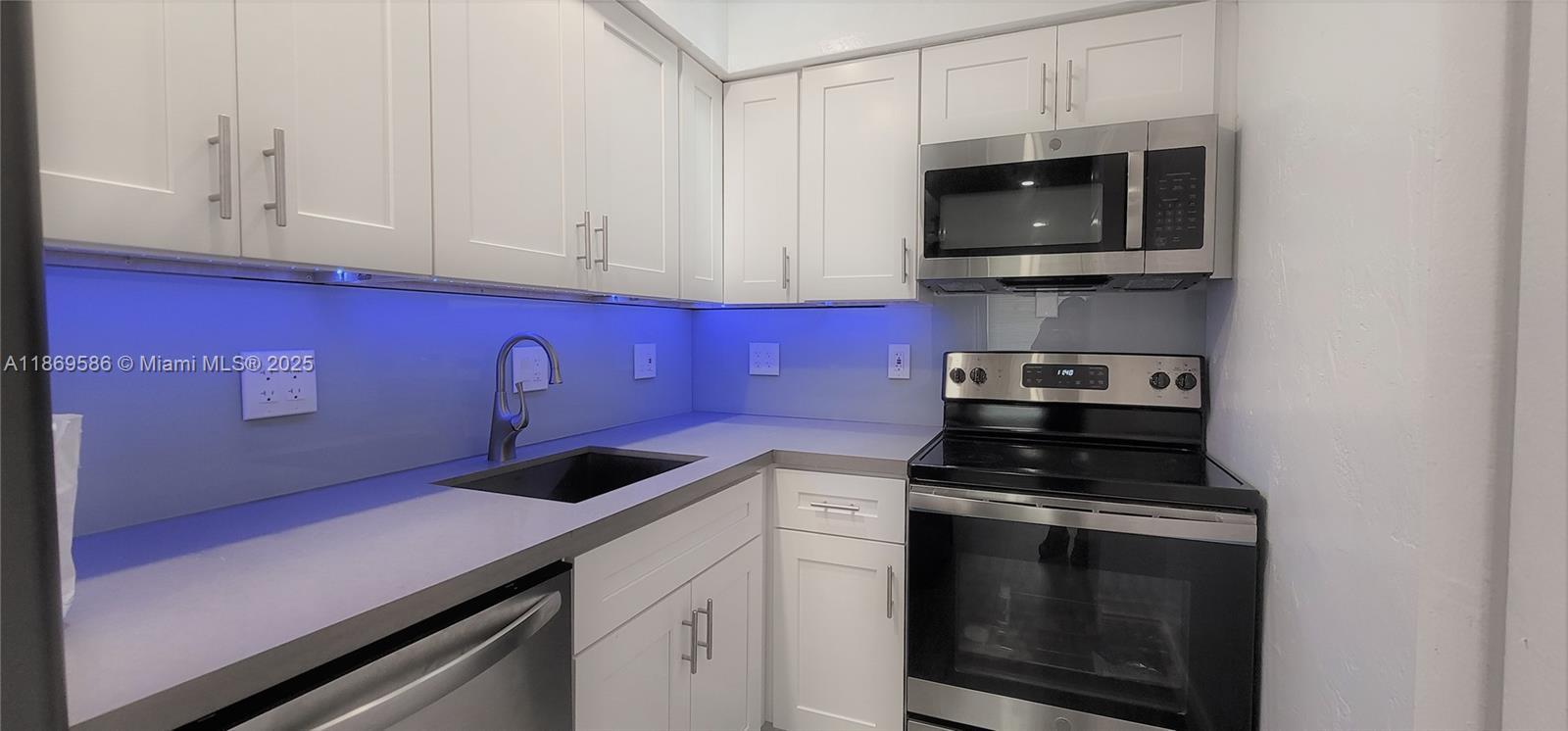2901 Polk St # 5, Hollywood FL 33020 photo 2