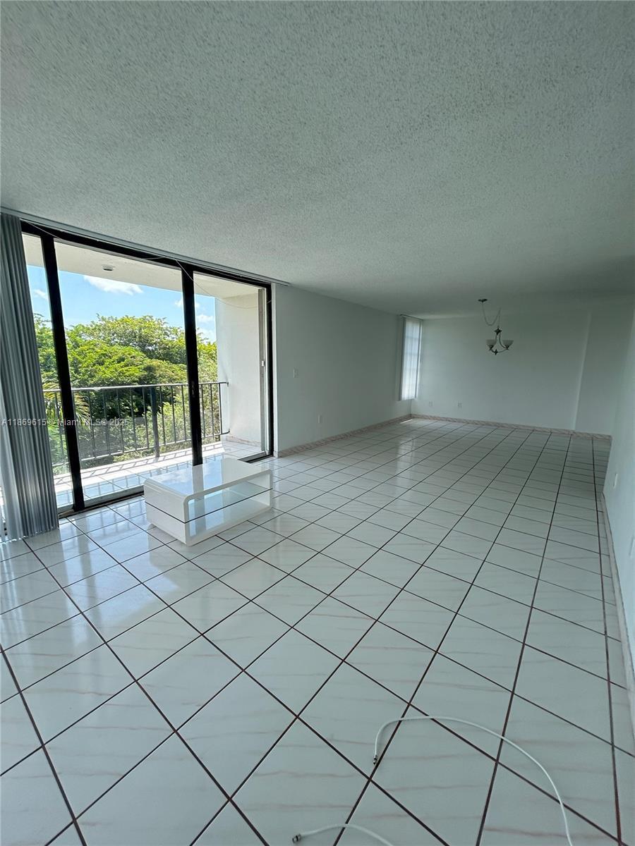 9682 Fontainebleau Blvd # 410, Miami FL 33172 photo 4