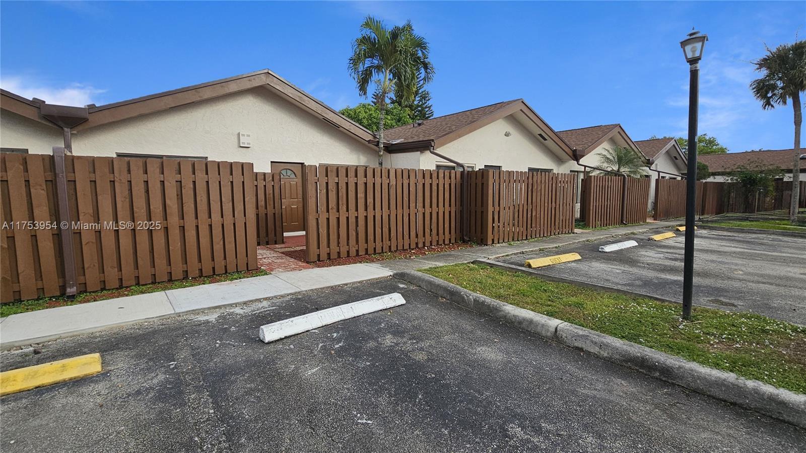 1760 NW 72nd Avenue # 81, Plantation FL 33313