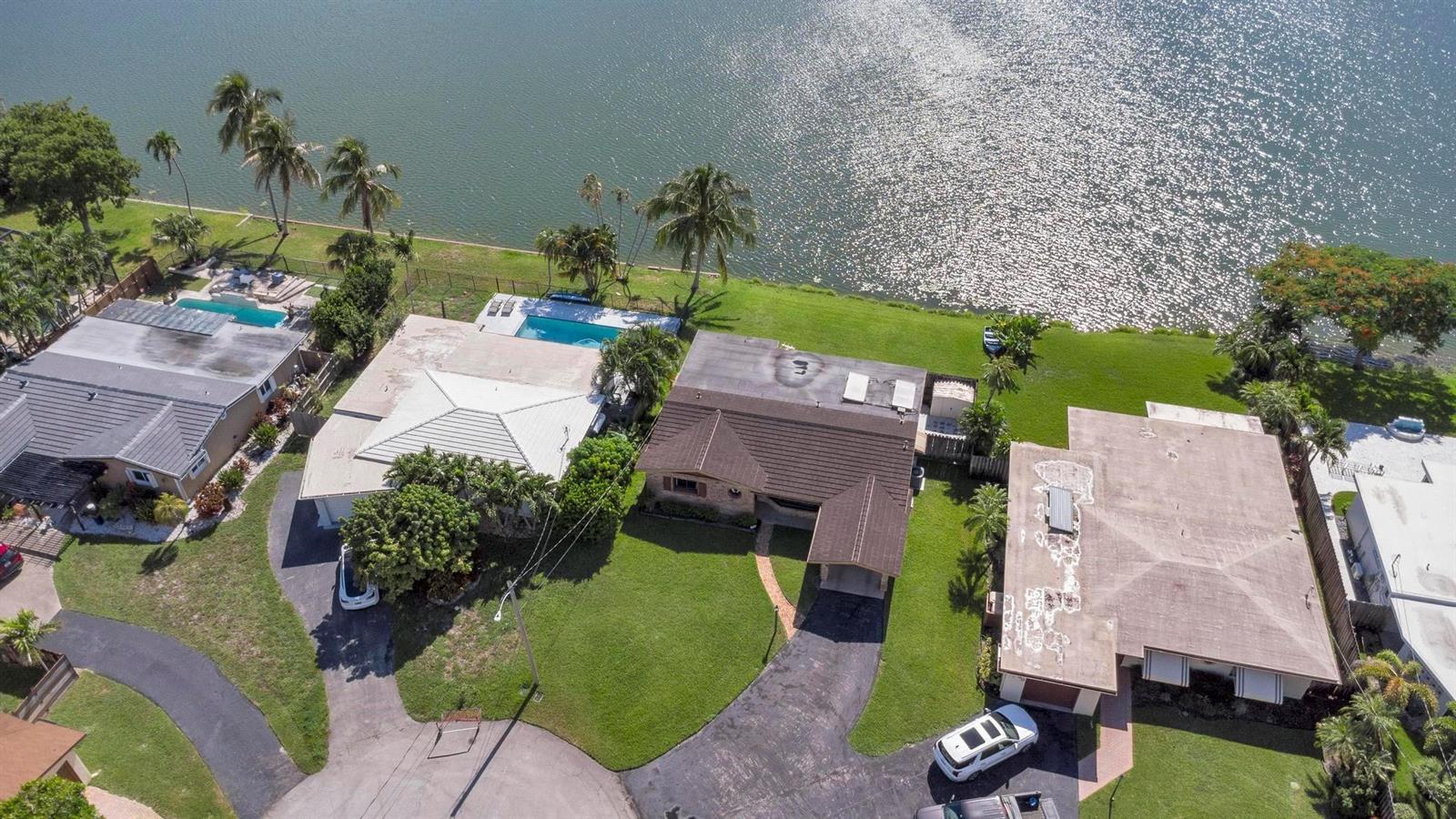 1774 NW 39th Place, Oakland Park FL 33309 photo 4
