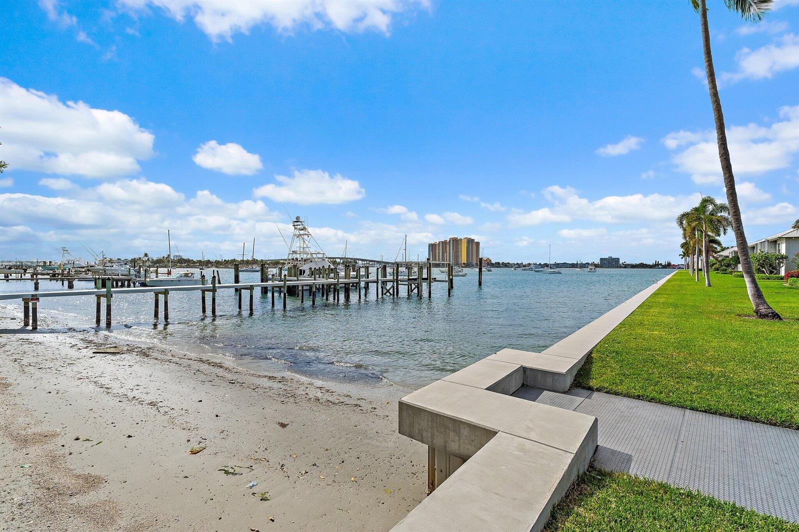 1145 Sugar Sands Boulevard, Singer Island FL 33404 photo 2