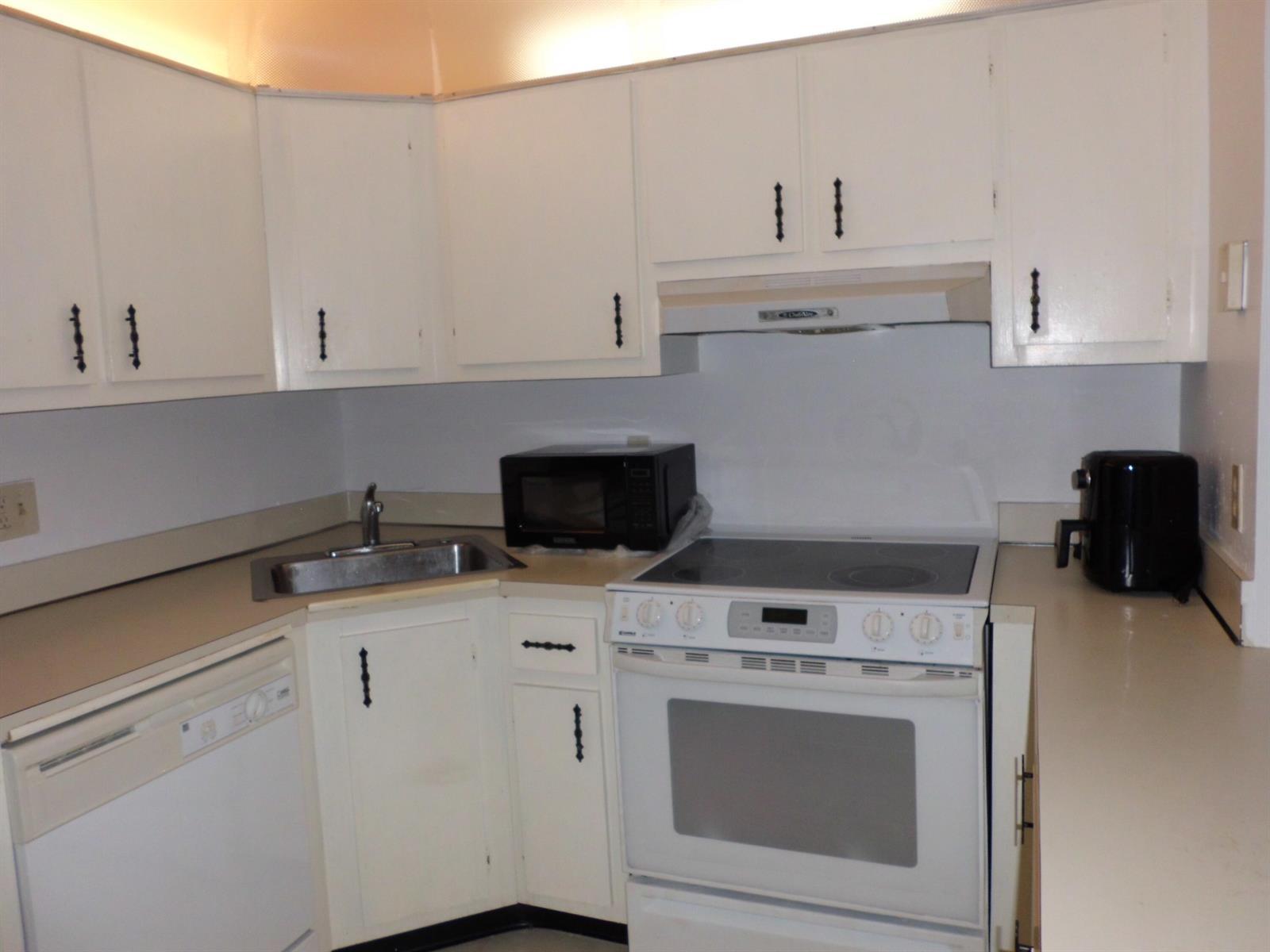 121 Lake Pine Circle # 2, FL 33463 photo 3