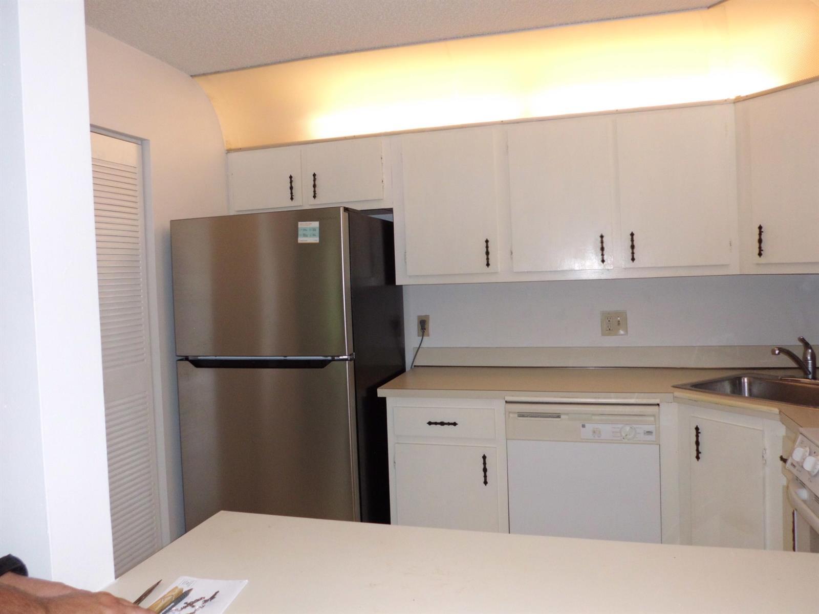 121 Lake Pine Circle # 2, FL 33463 photo 4