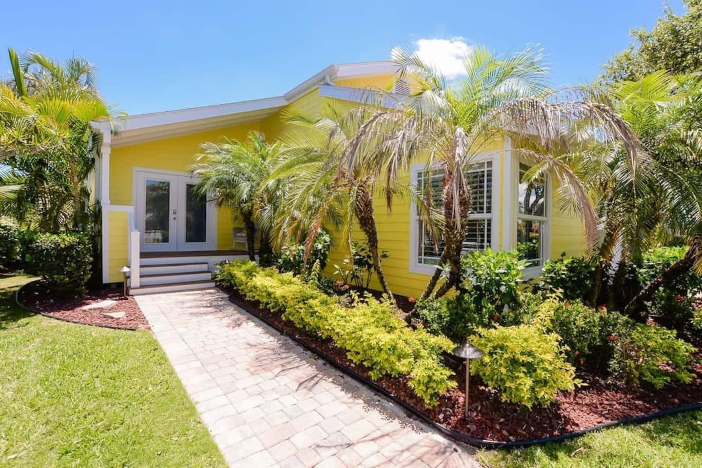 4031 NE Breakwater Drive, Jensen Beach FL 34957 photo 2