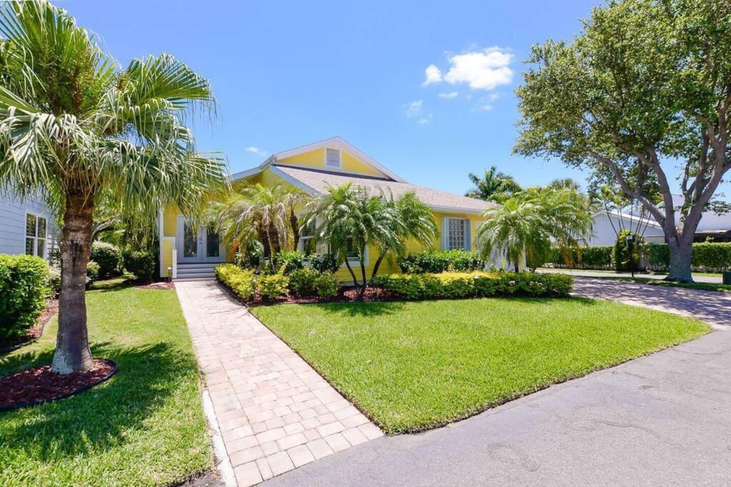 4031 NE Breakwater Drive, Jensen Beach FL 34957 photo 3