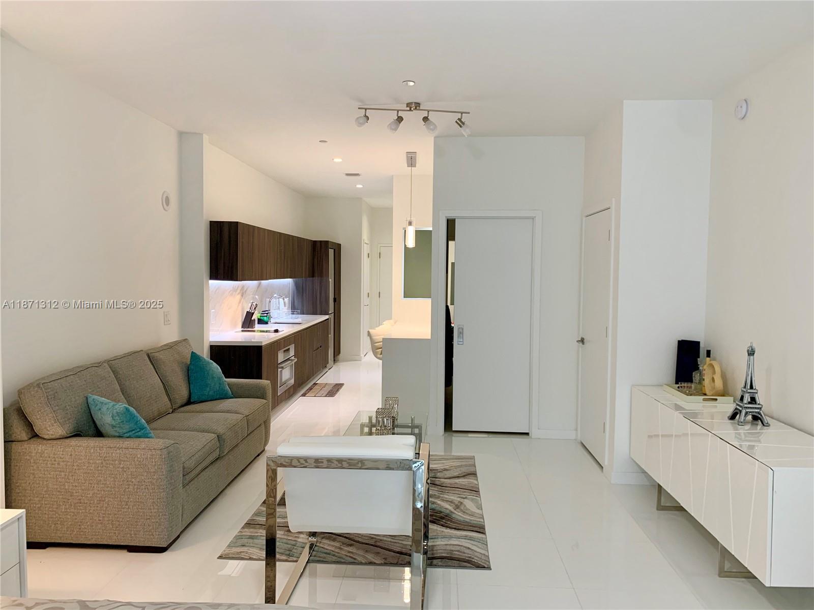 851 NE 1 Ave # 502, Miami FL 33132 photo 2