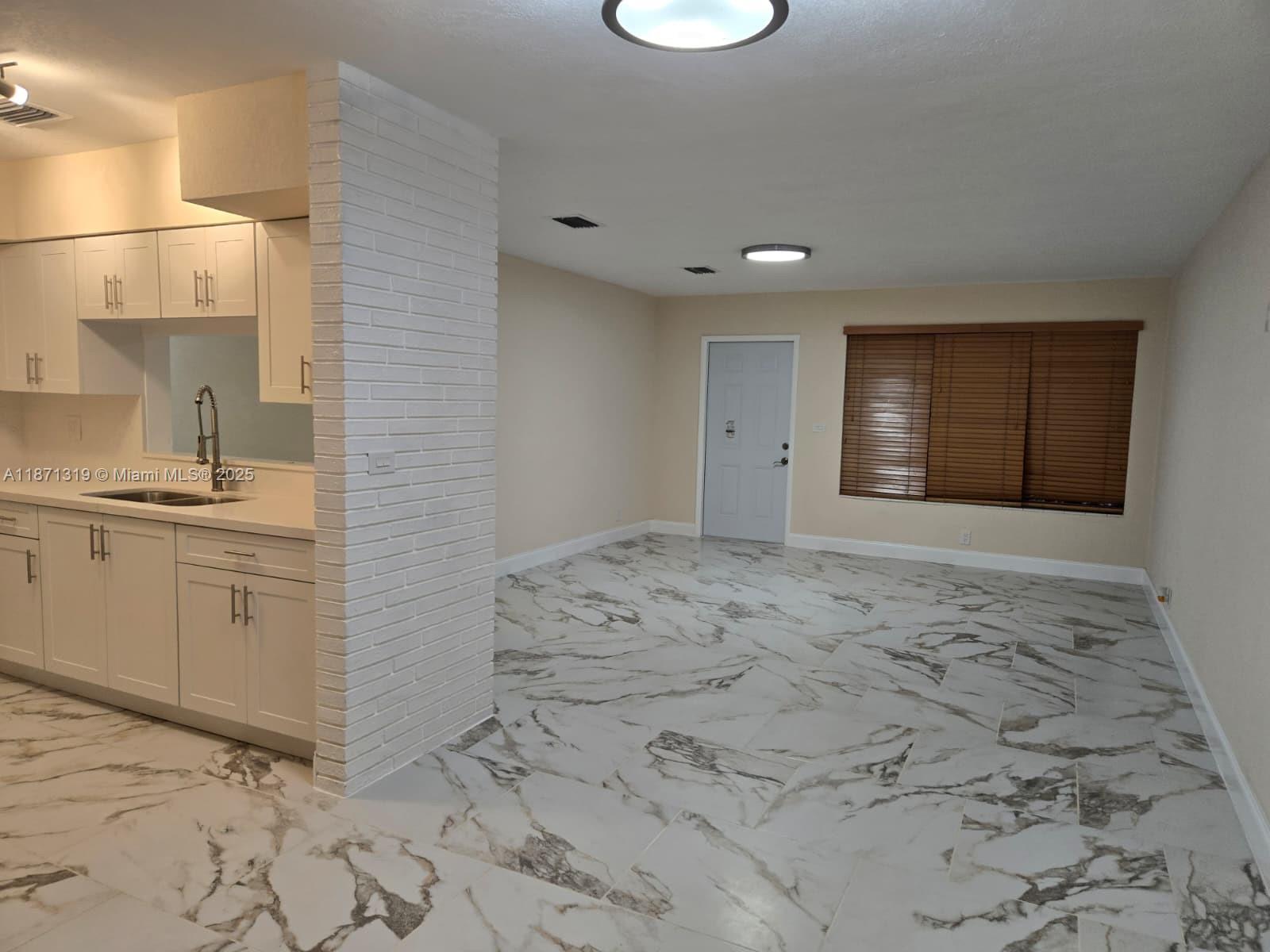 6751 Meade St, Hollywood FL 33024 photo 3