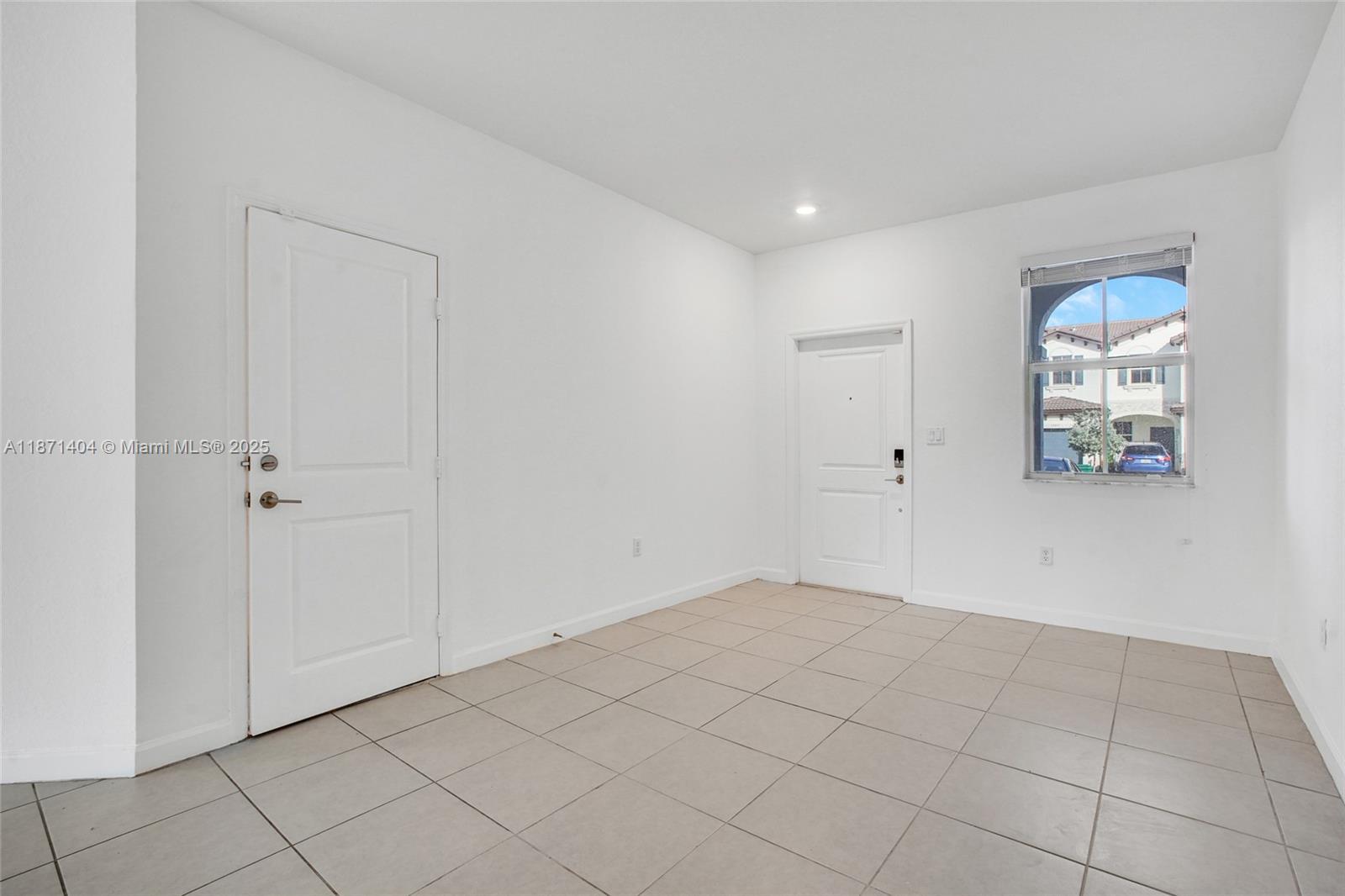 12609 NW 23rd Pl, Miami FL 33167 photo 3