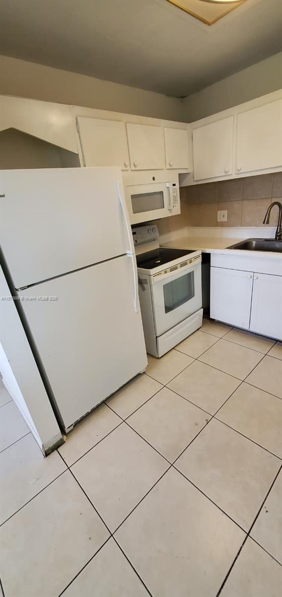 600 Village Green Ct # 308, Palm Springs FL 33461 photo 2
