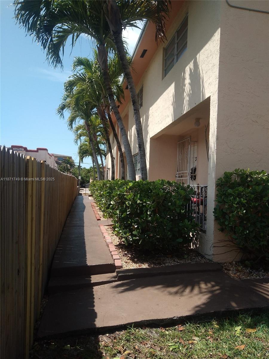 1353 NW 5 St, Miami FL 33125 photo 5