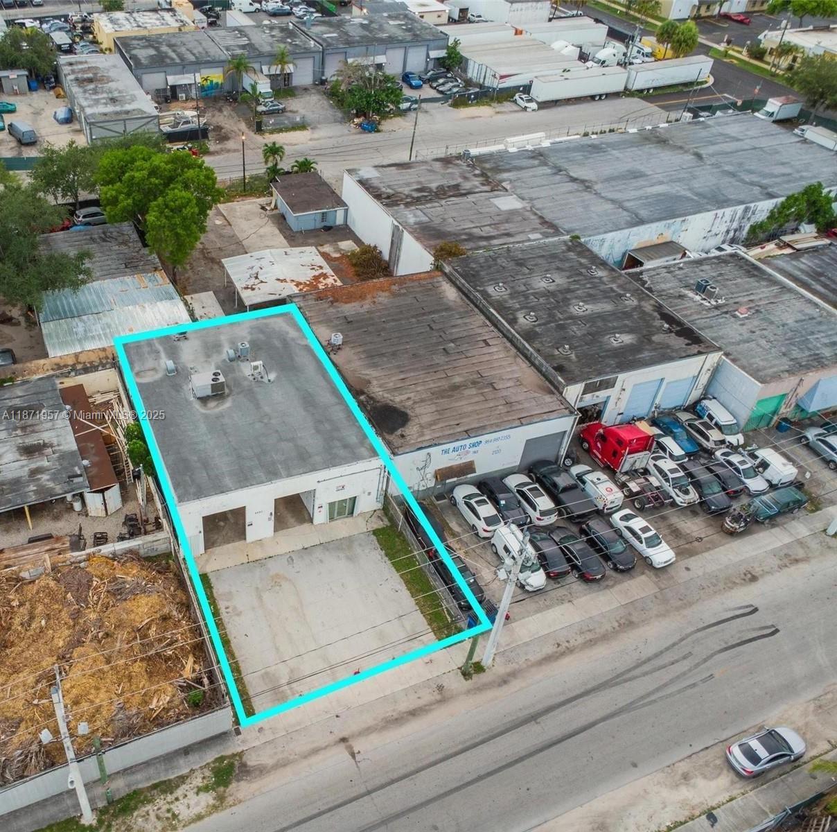 2200 SW 58th Ave, West Park FL 33023 photo 2