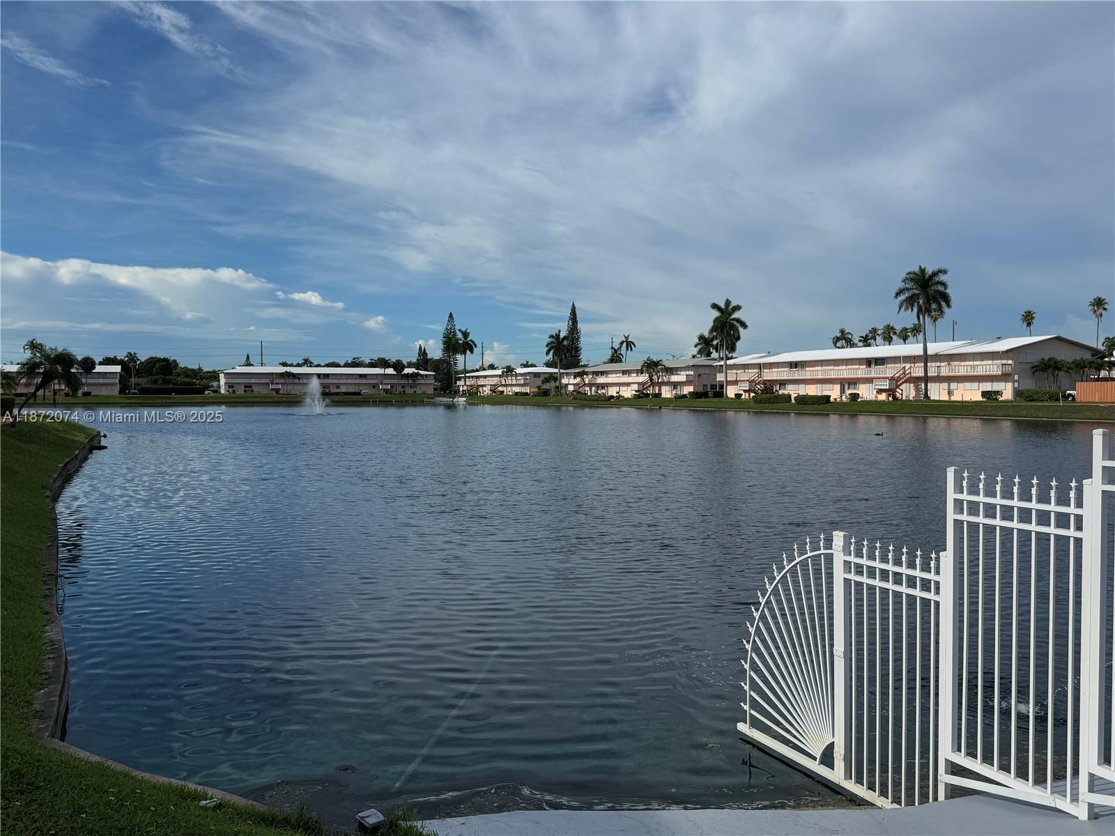 815 SW 10th Ter # 15V, Hallandale Beach FL 33009 photo 3